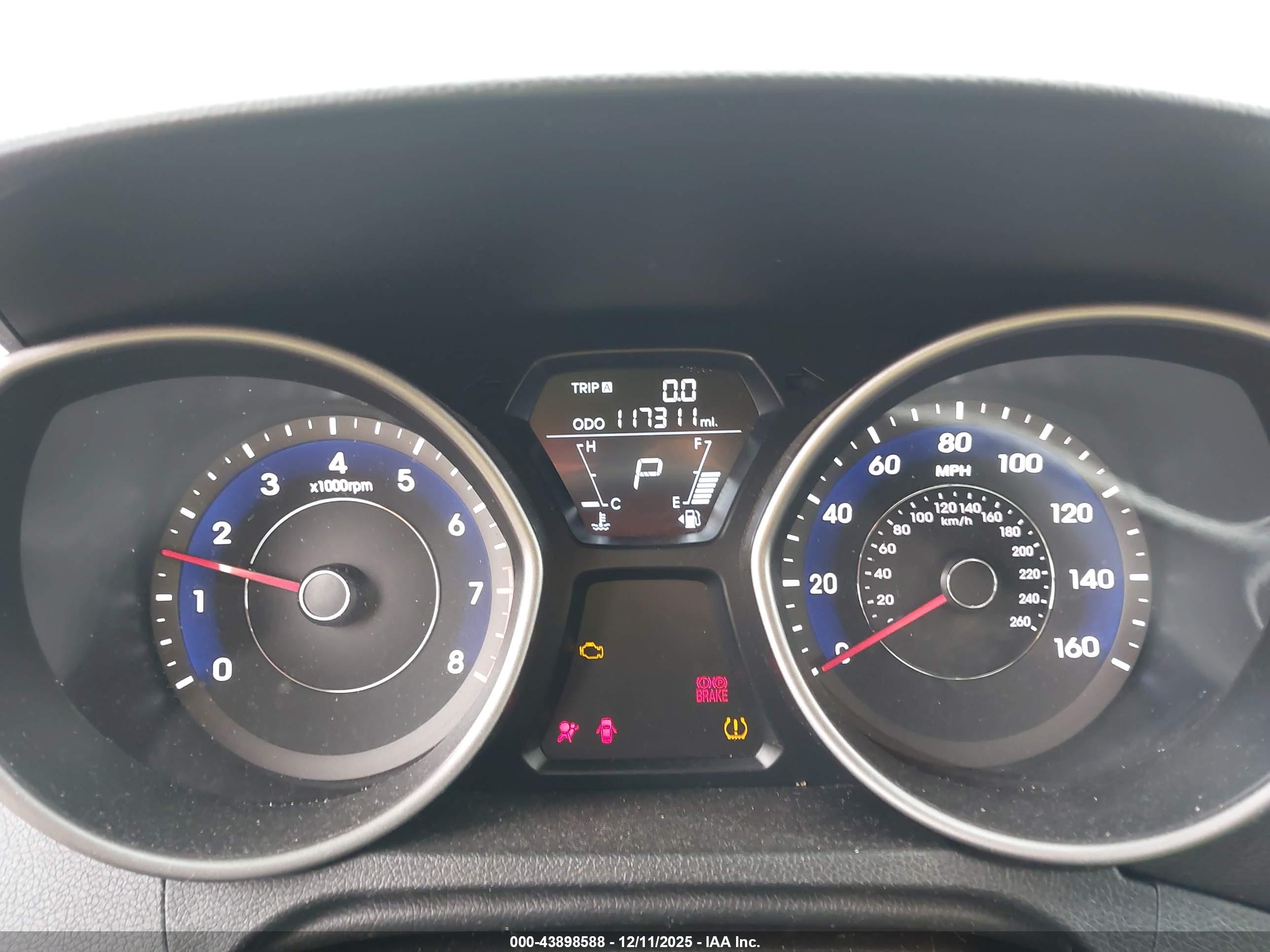 HYUNDAI ELANTRA image 7