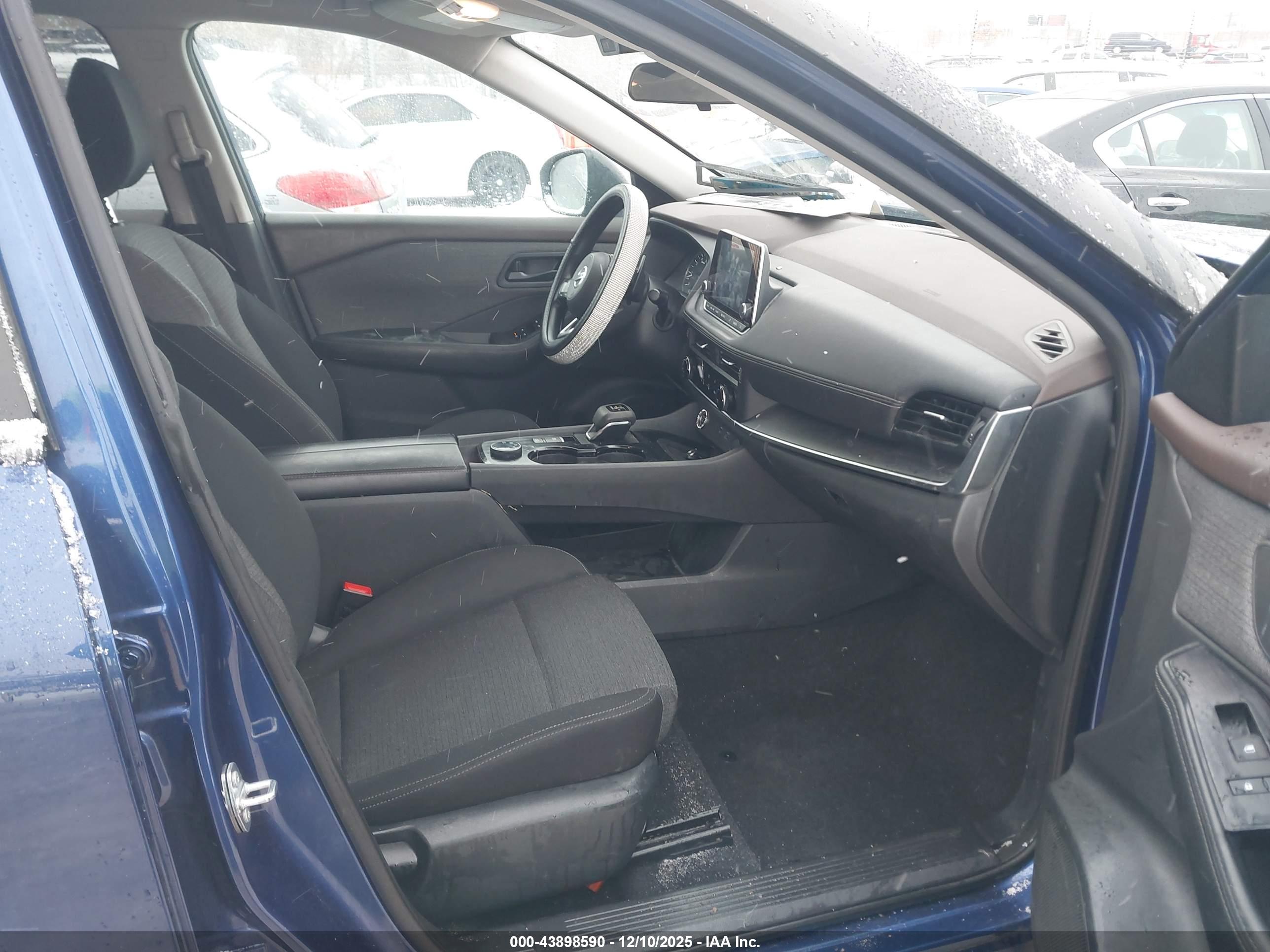 NISSAN ROGUE image 5