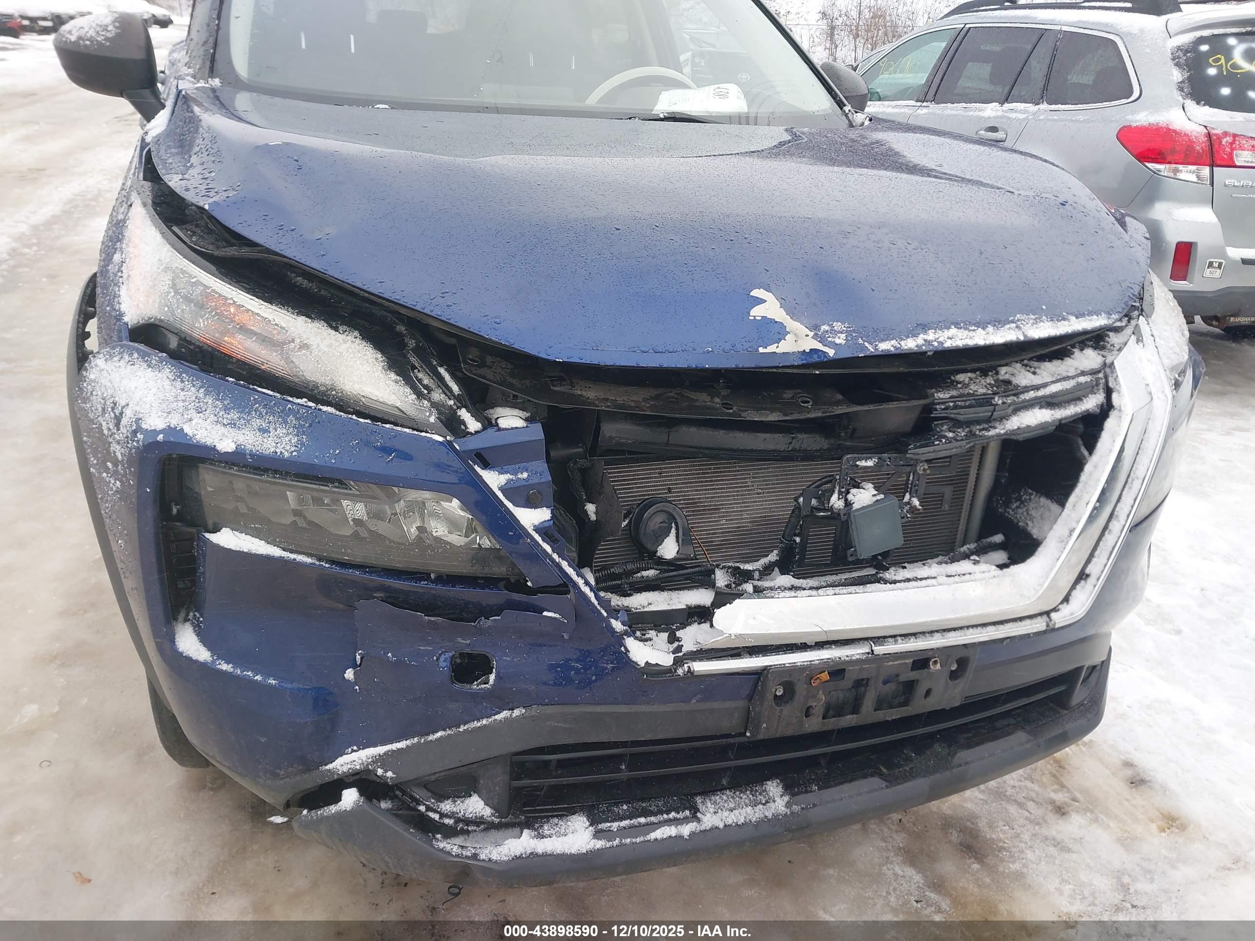 NISSAN ROGUE image 6