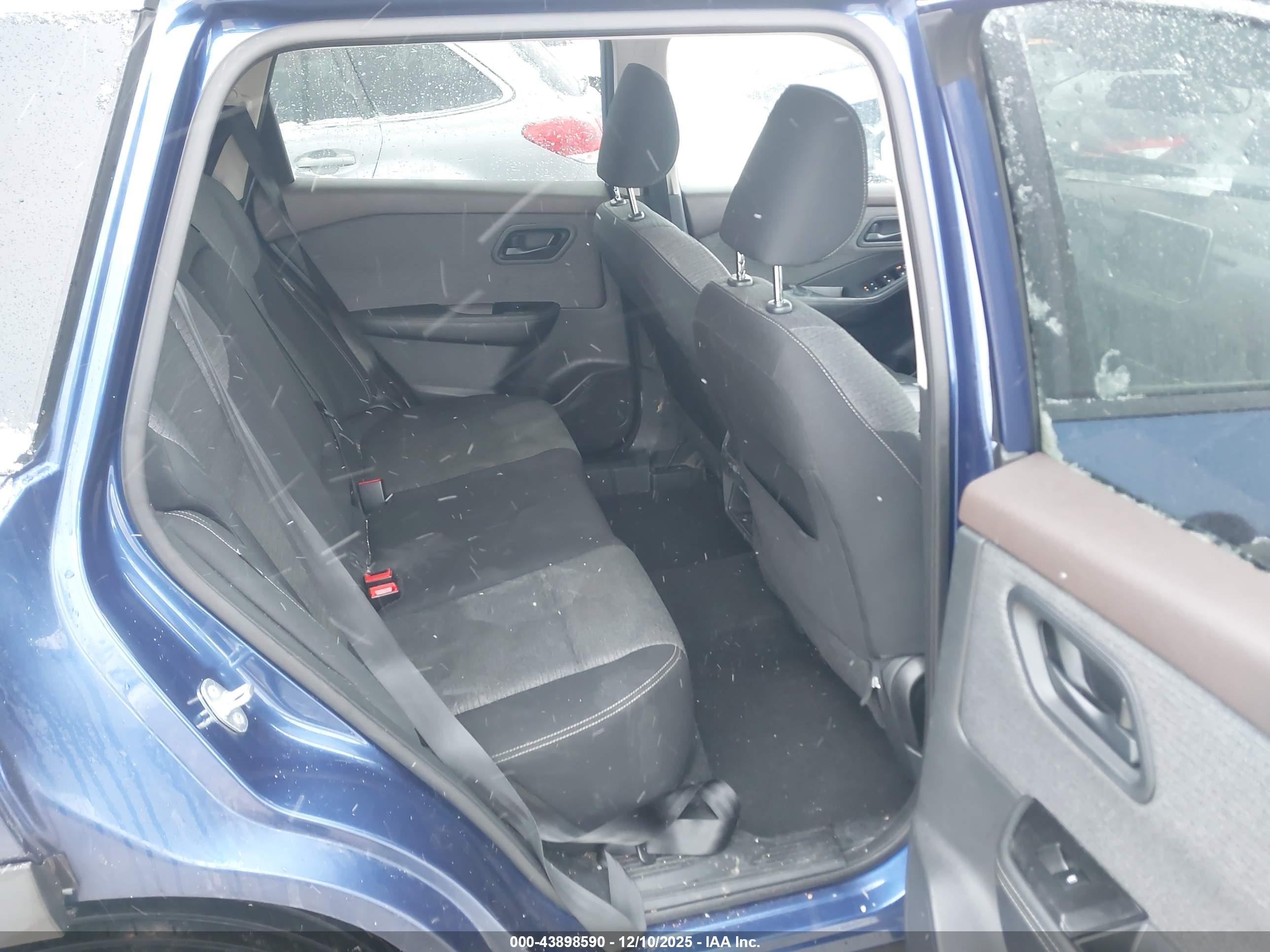 NISSAN ROGUE image 8