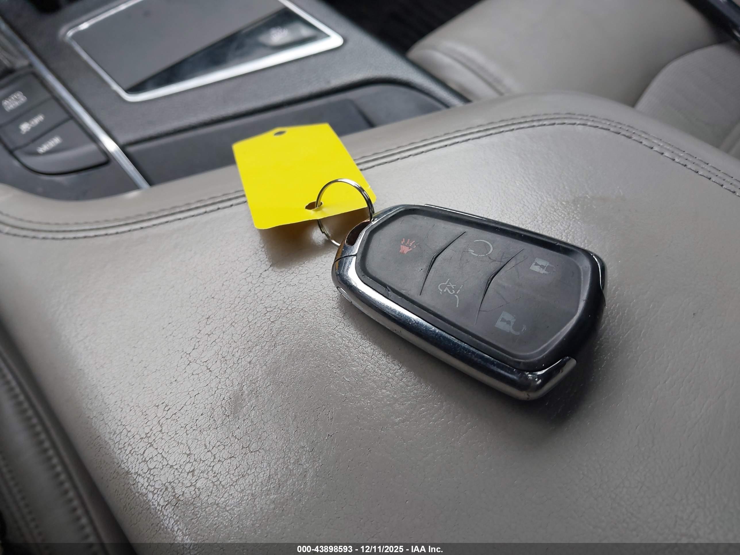 CADILLAC CT6 image 11