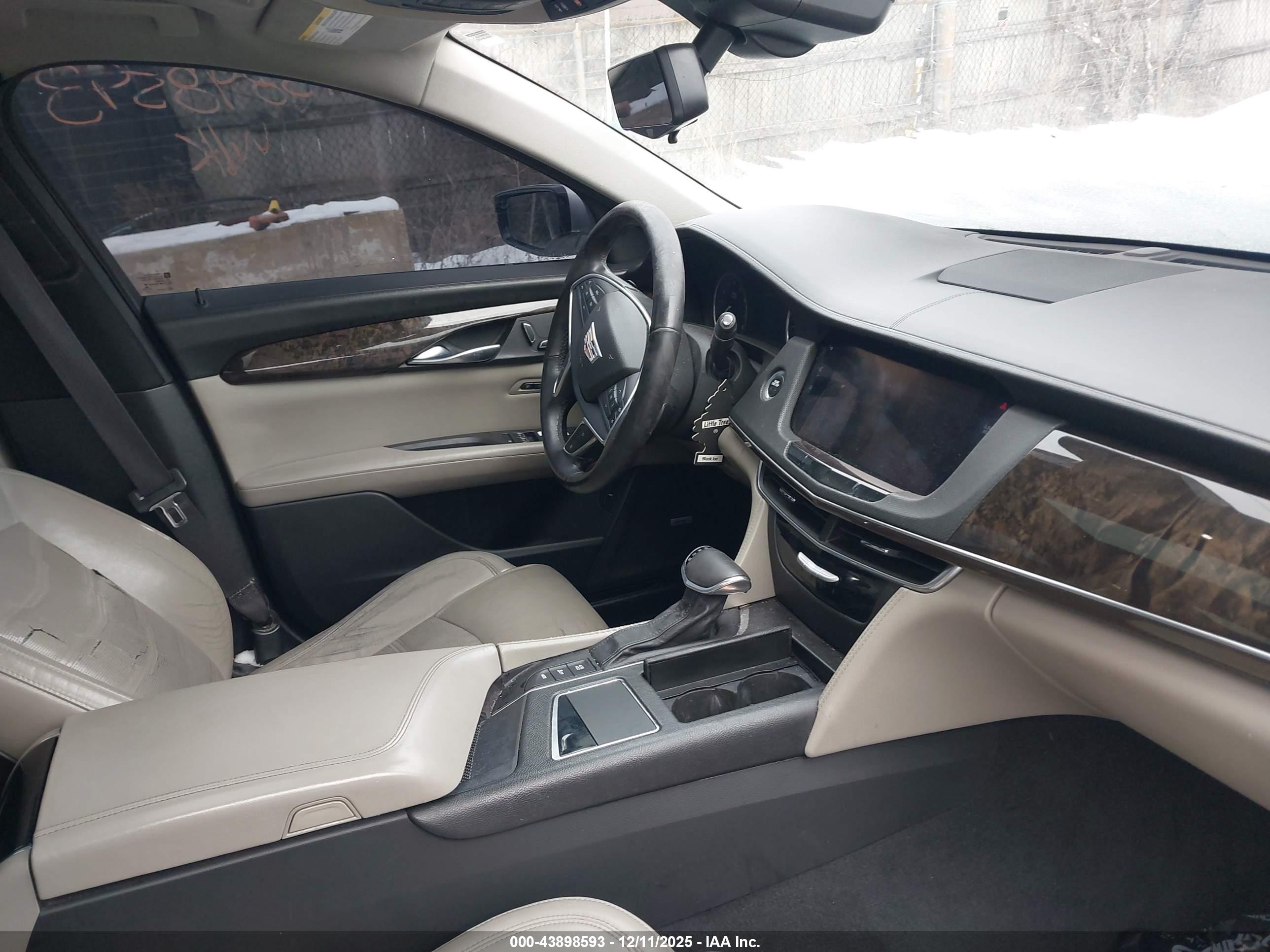 CADILLAC CT6 image 5