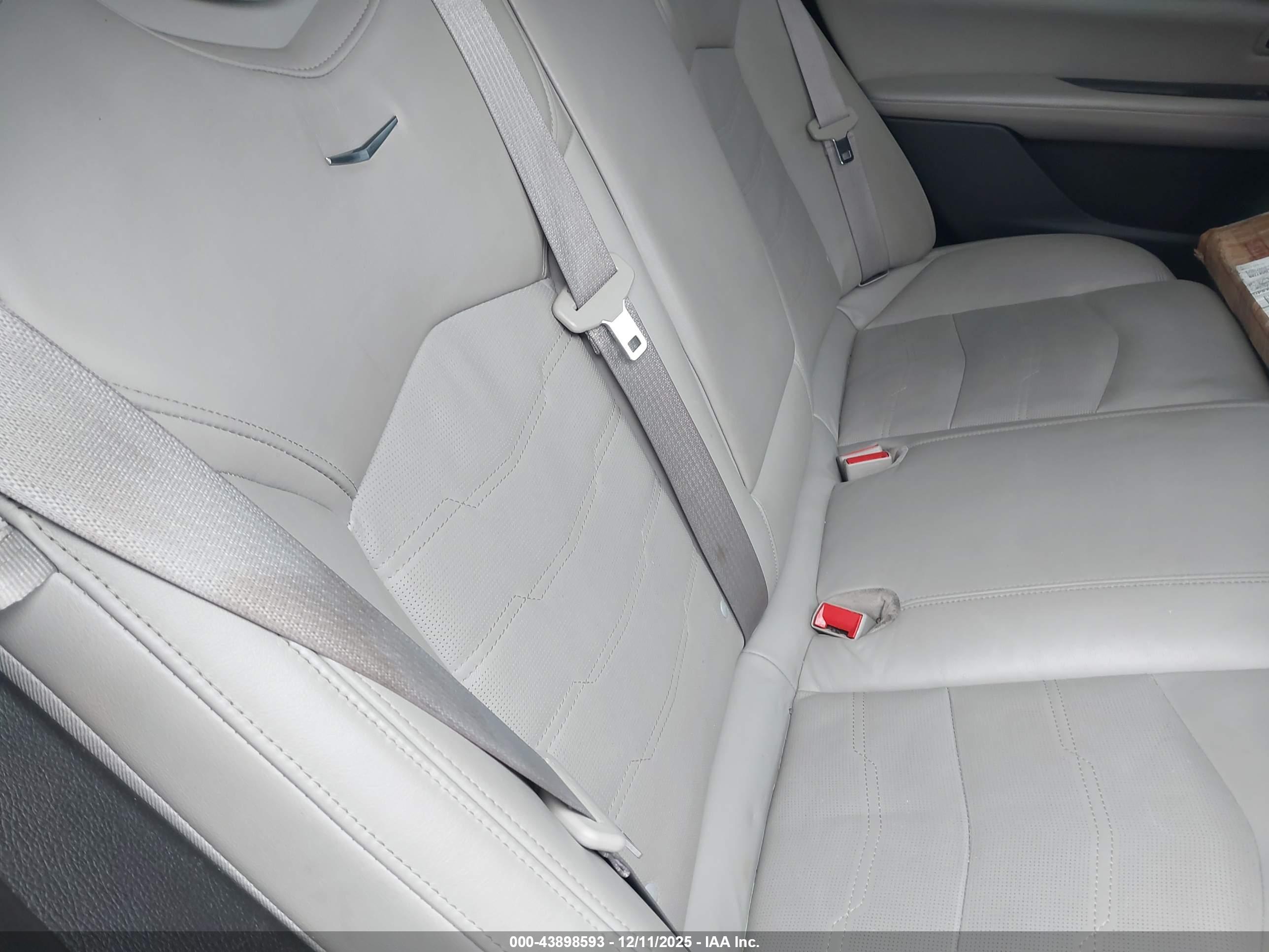 CADILLAC CT6 image 8