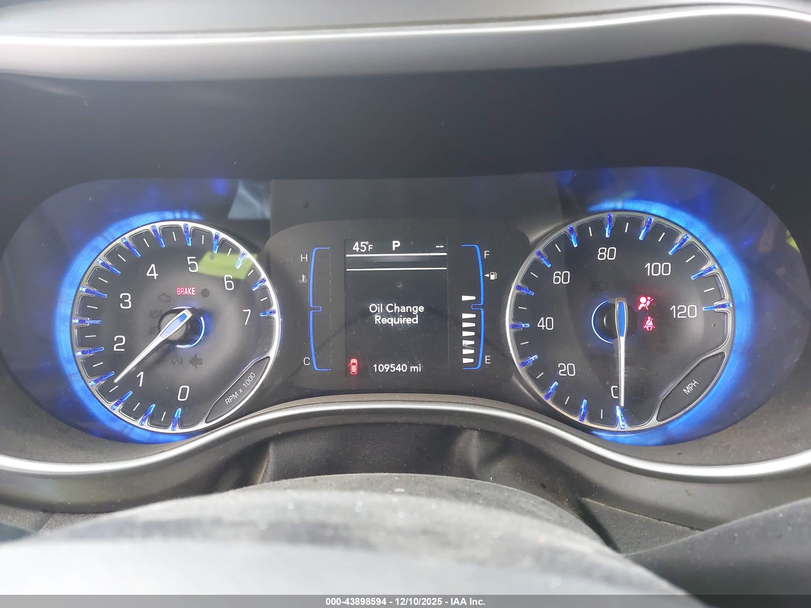 CHRYSLER PACIFICA image 7