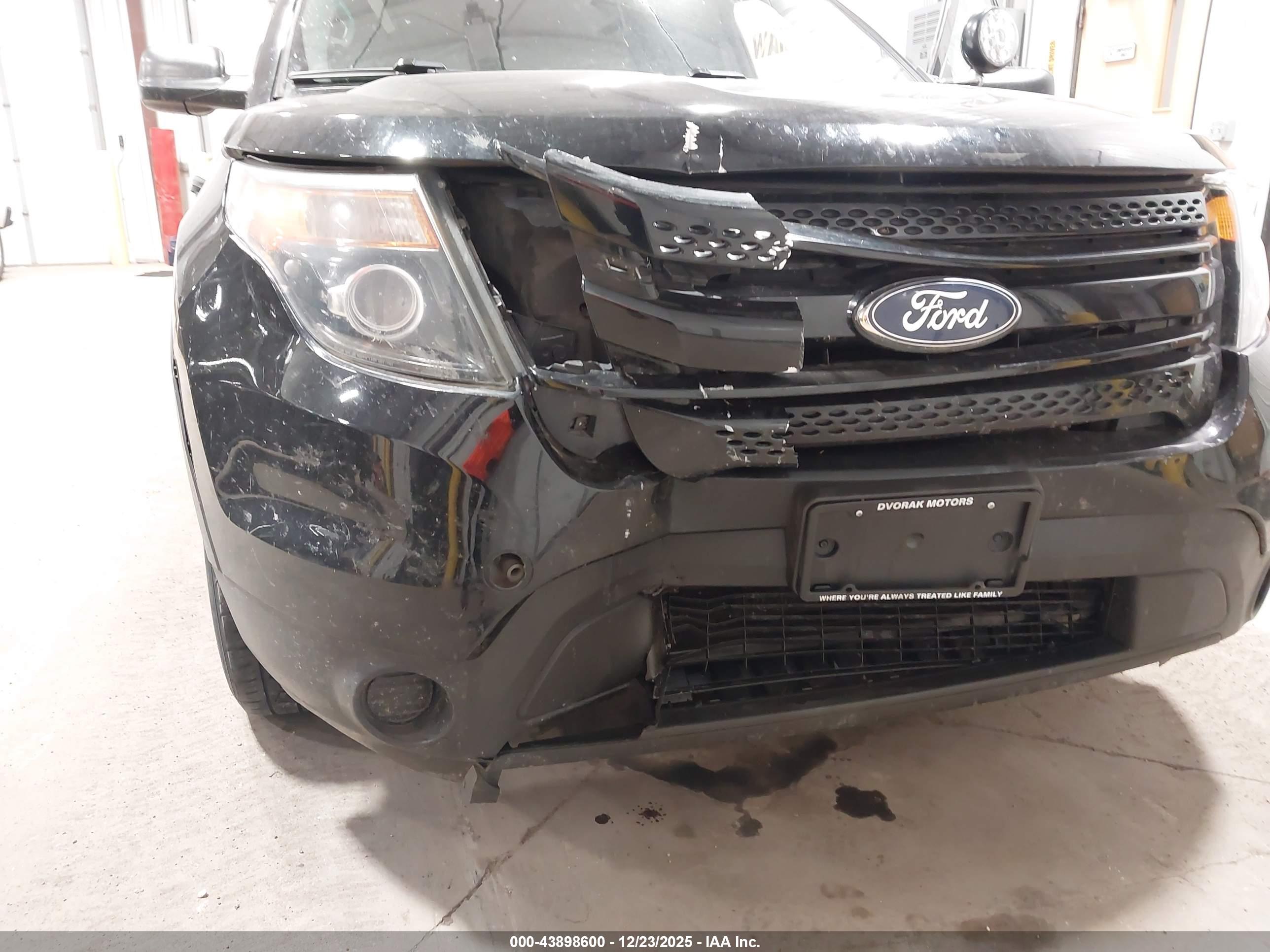 FORD UTILITY image 6