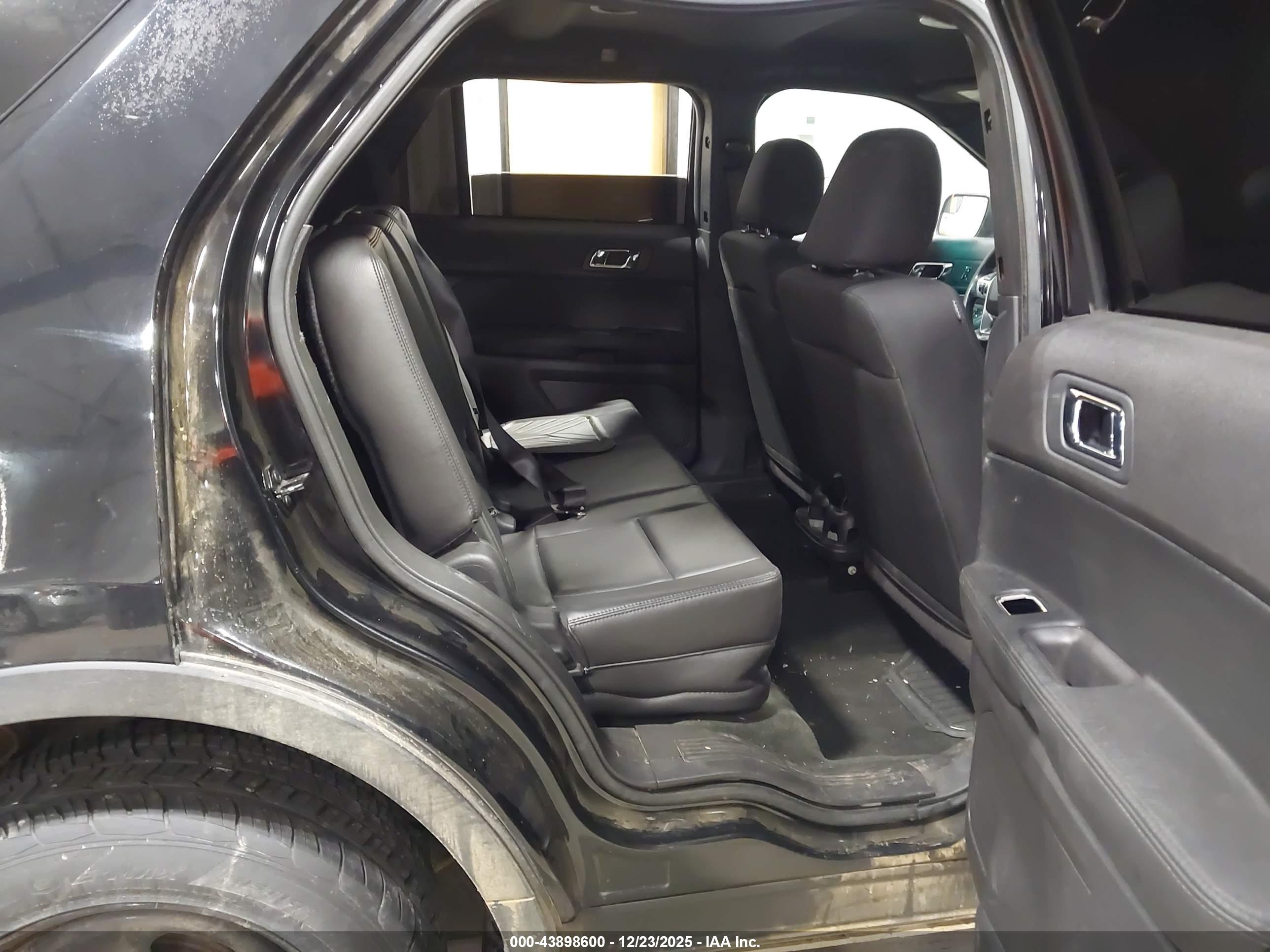 FORD UTILITY image 8