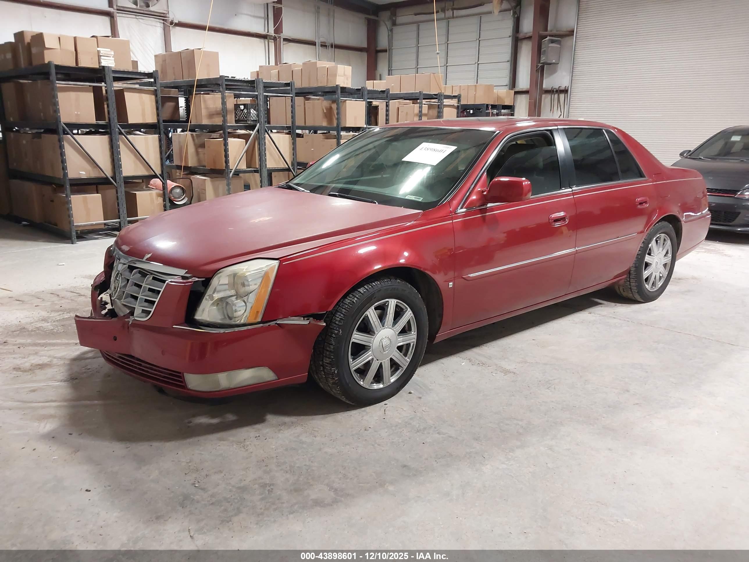 CADILLAC DTS image 2