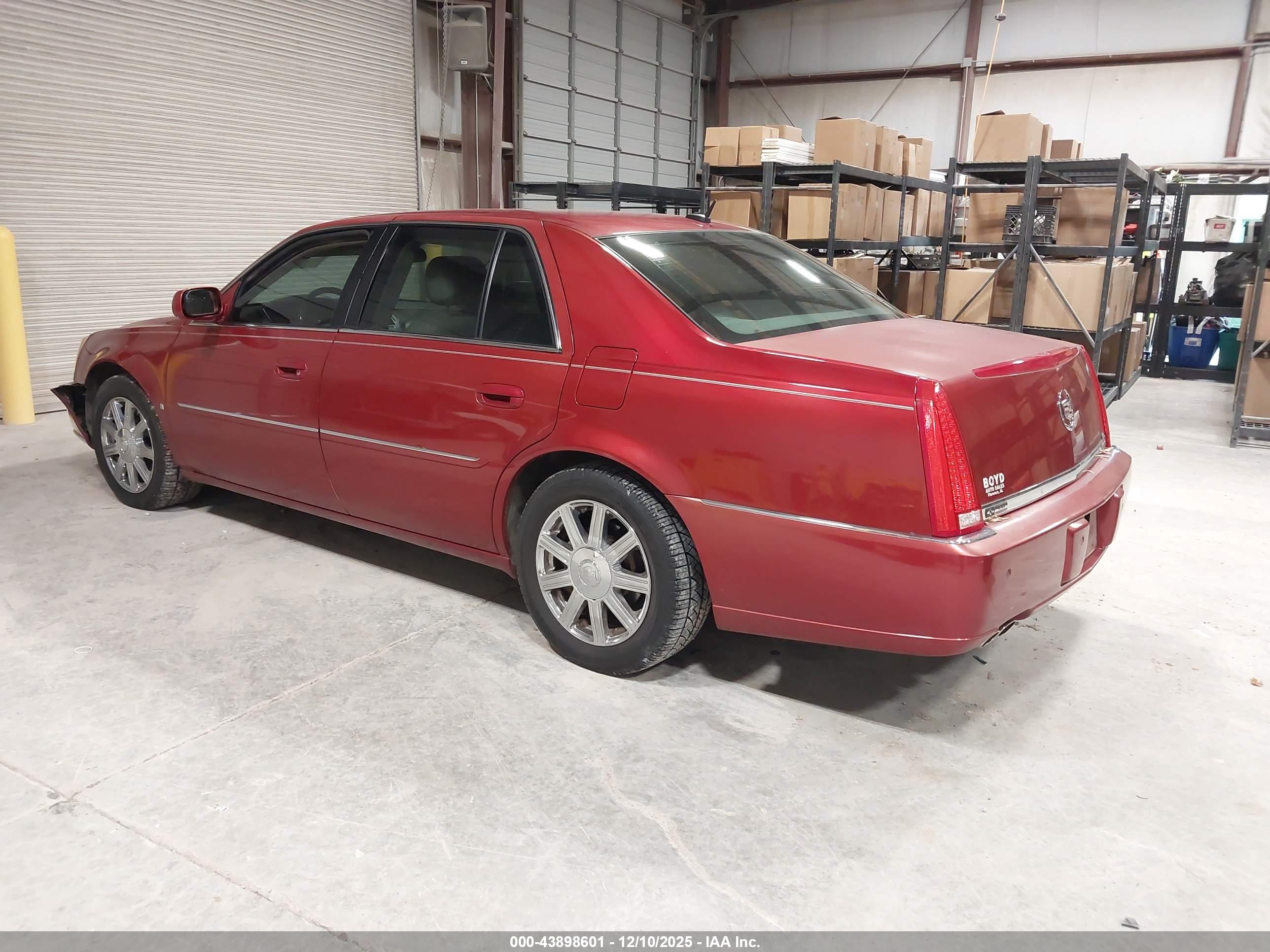 CADILLAC DTS image 3