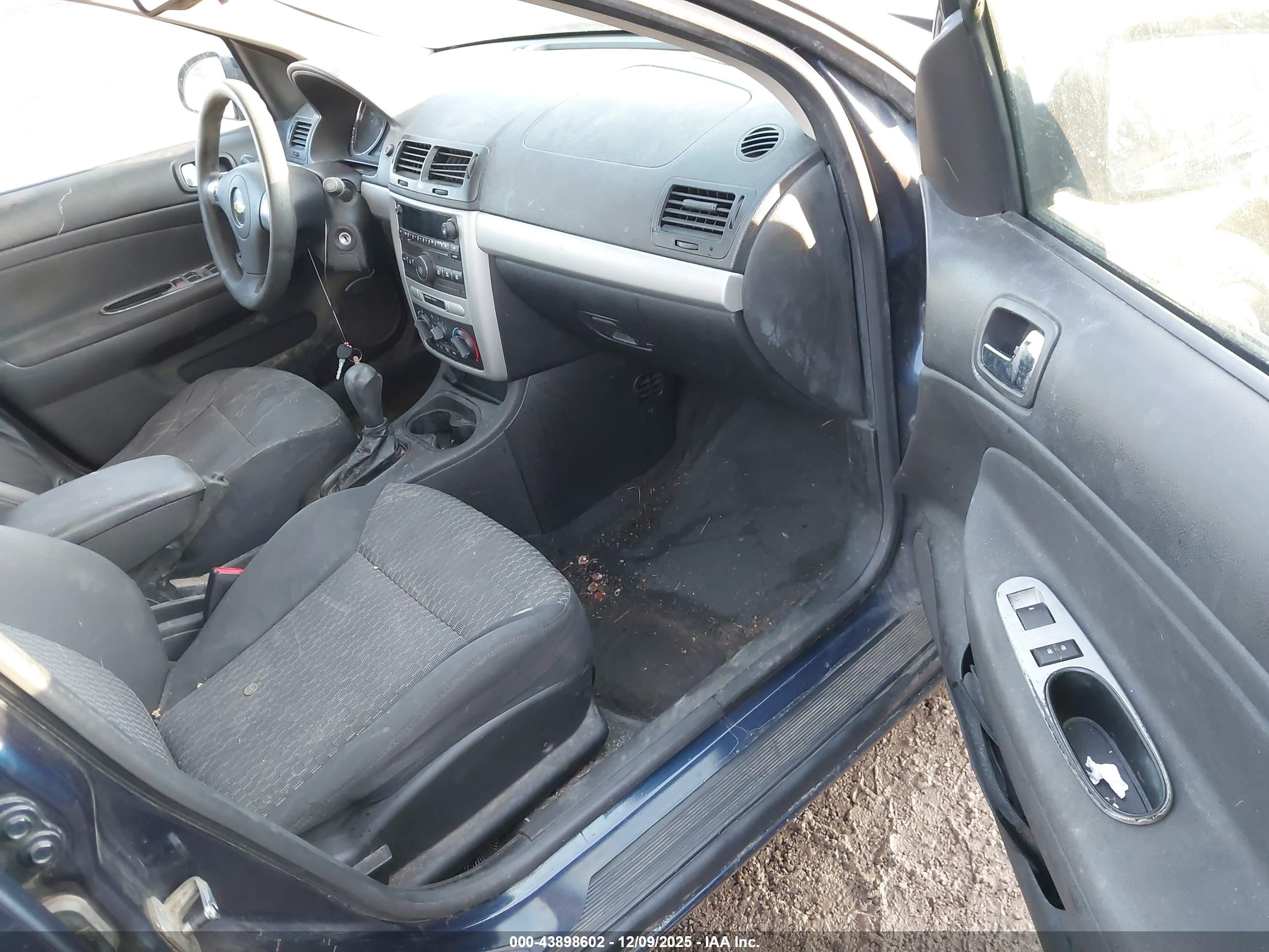 CHEVROLET COBALT image 5