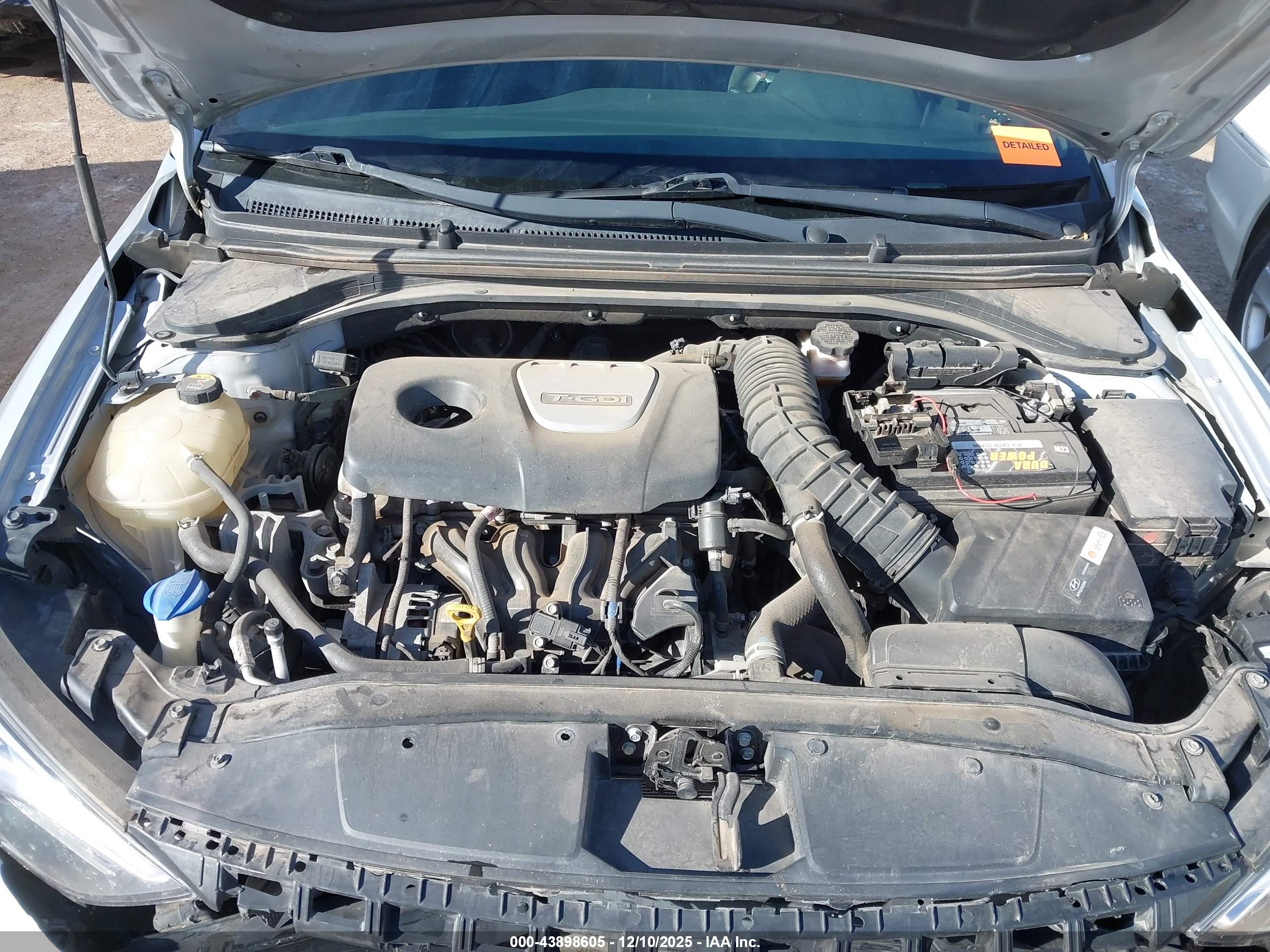 HYUNDAI ELANTRA image 10