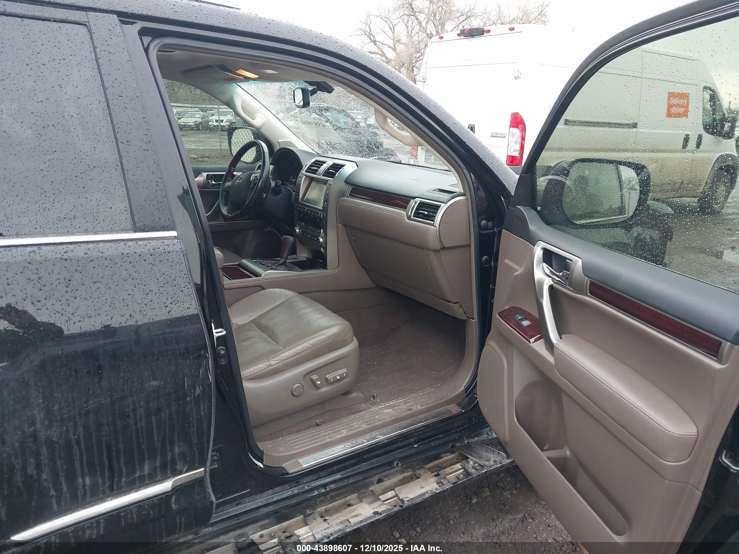 LEXUS GX image 5