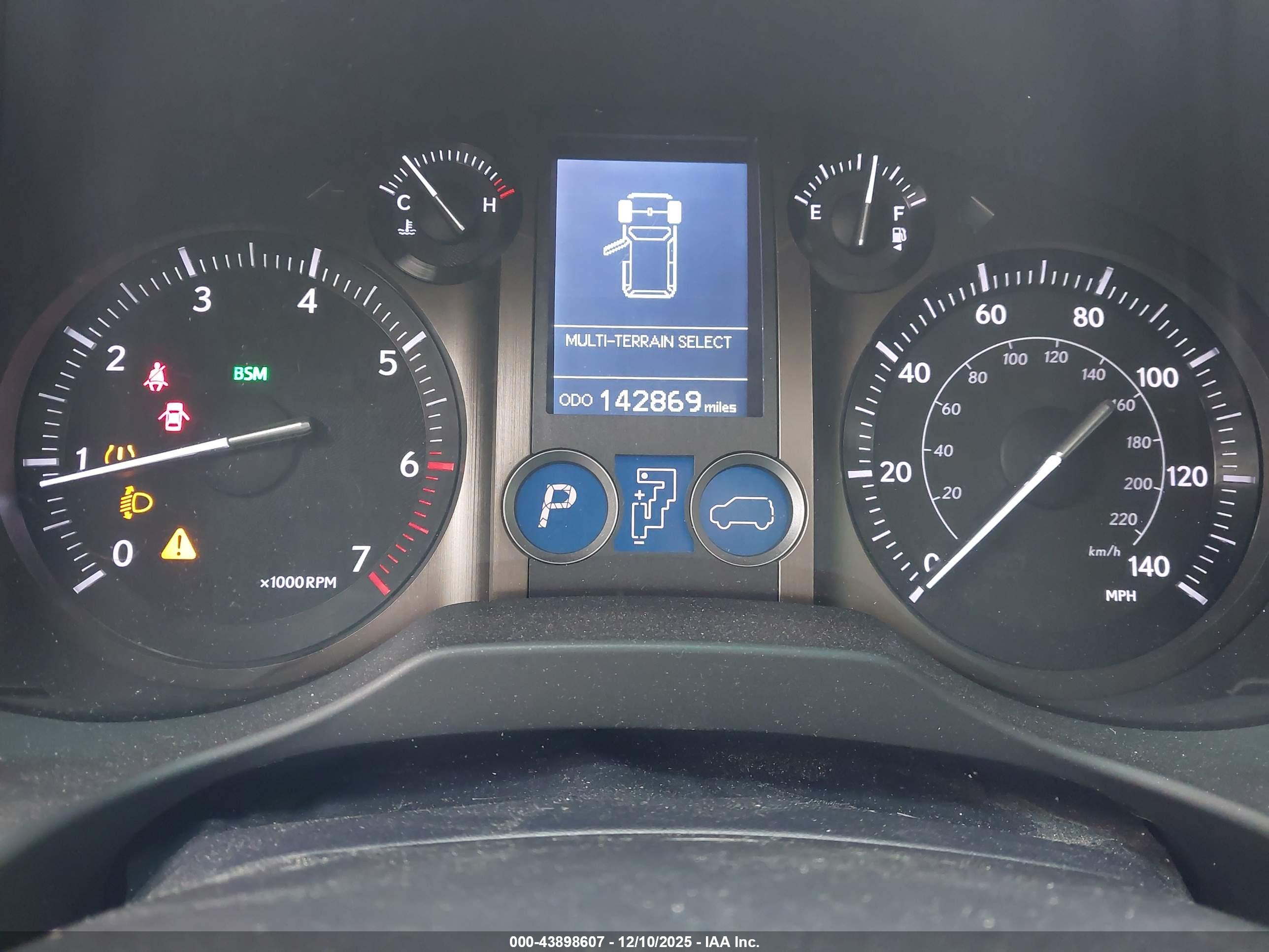 LEXUS GX image 7