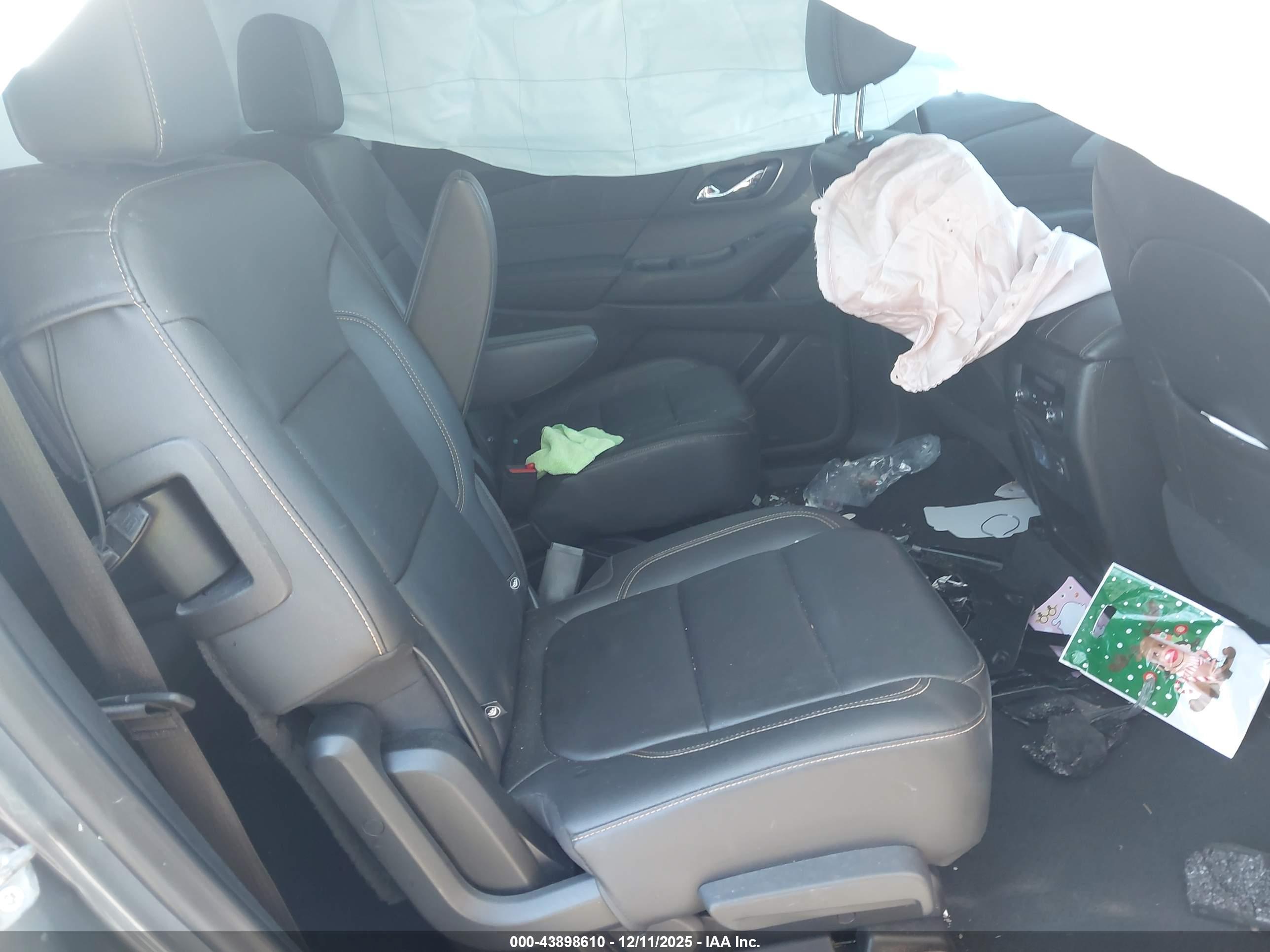 CHEVROLET TRAVERSE image 8
