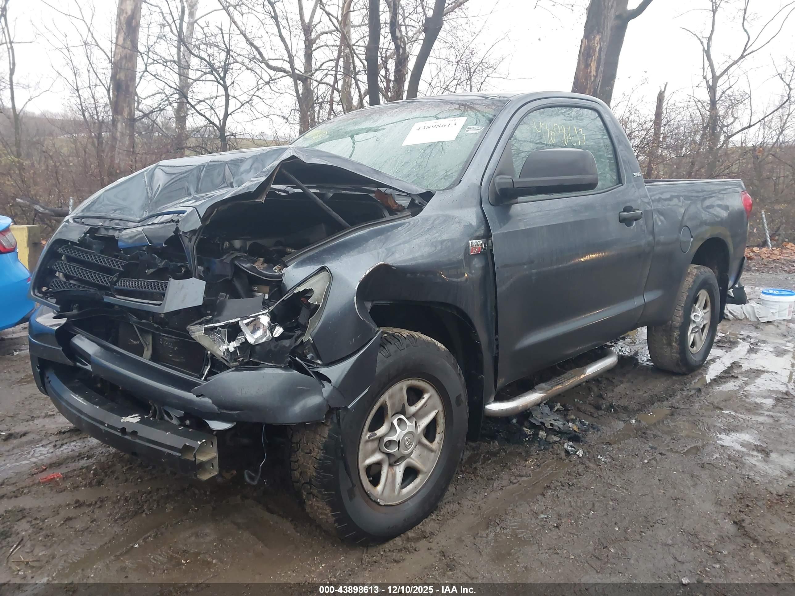 TOYOTA TUNDRA image 2