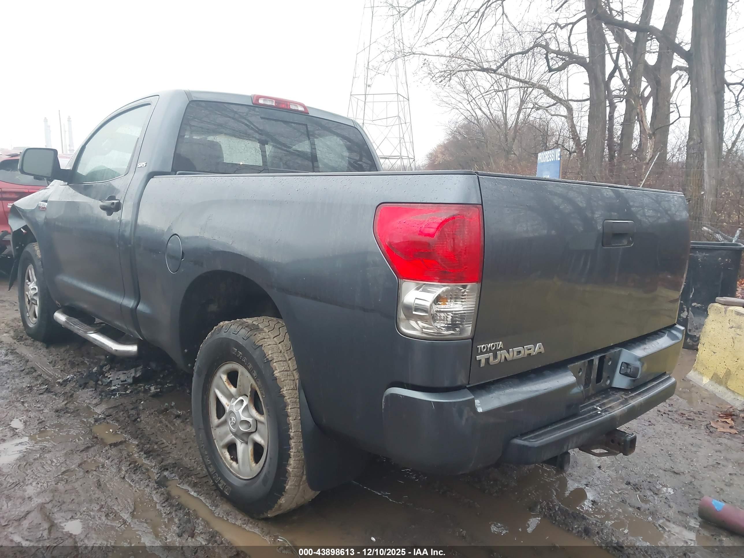TOYOTA TUNDRA image 3