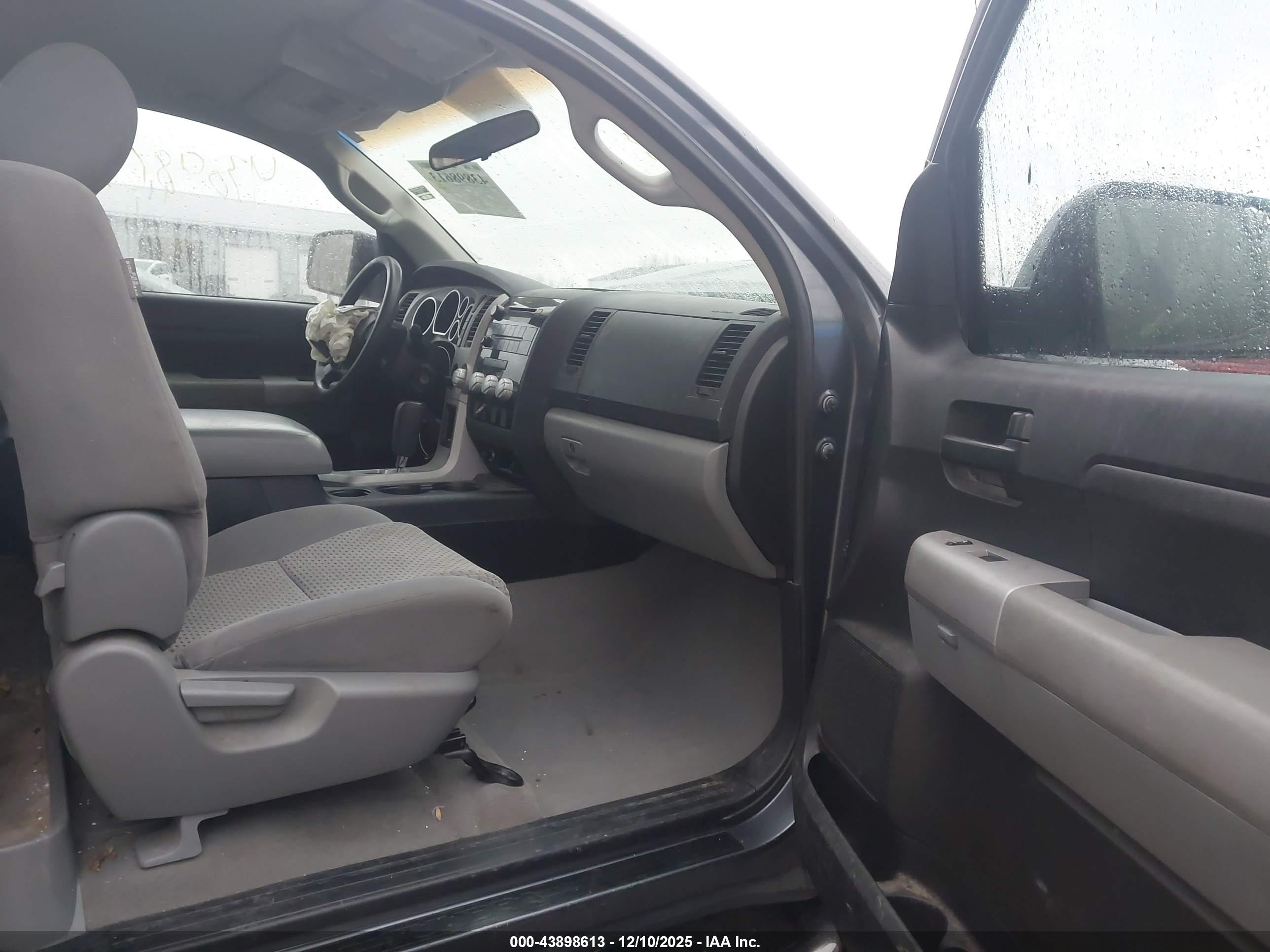 TOYOTA TUNDRA image 5