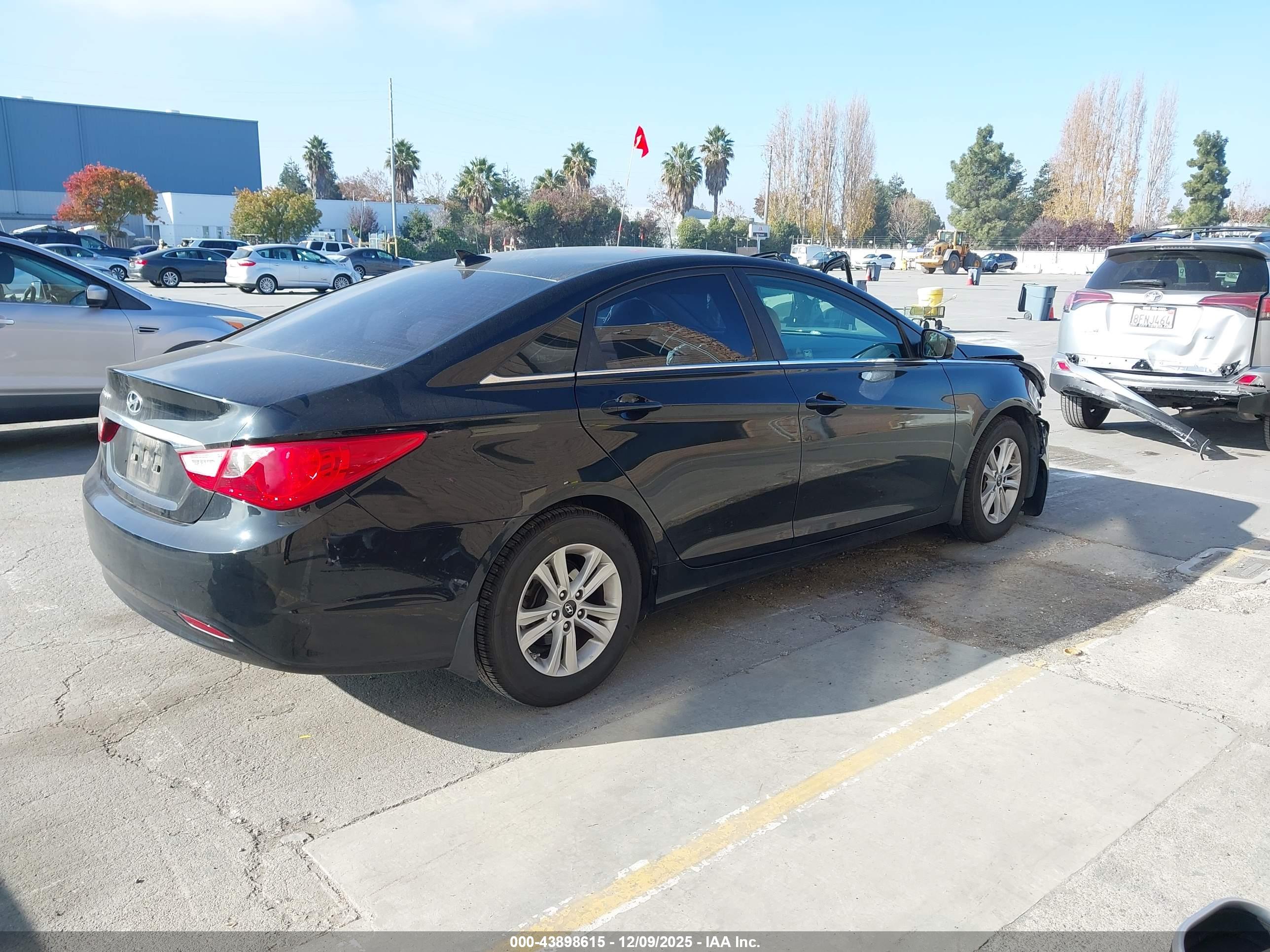 HYUNDAI SONATA image 4