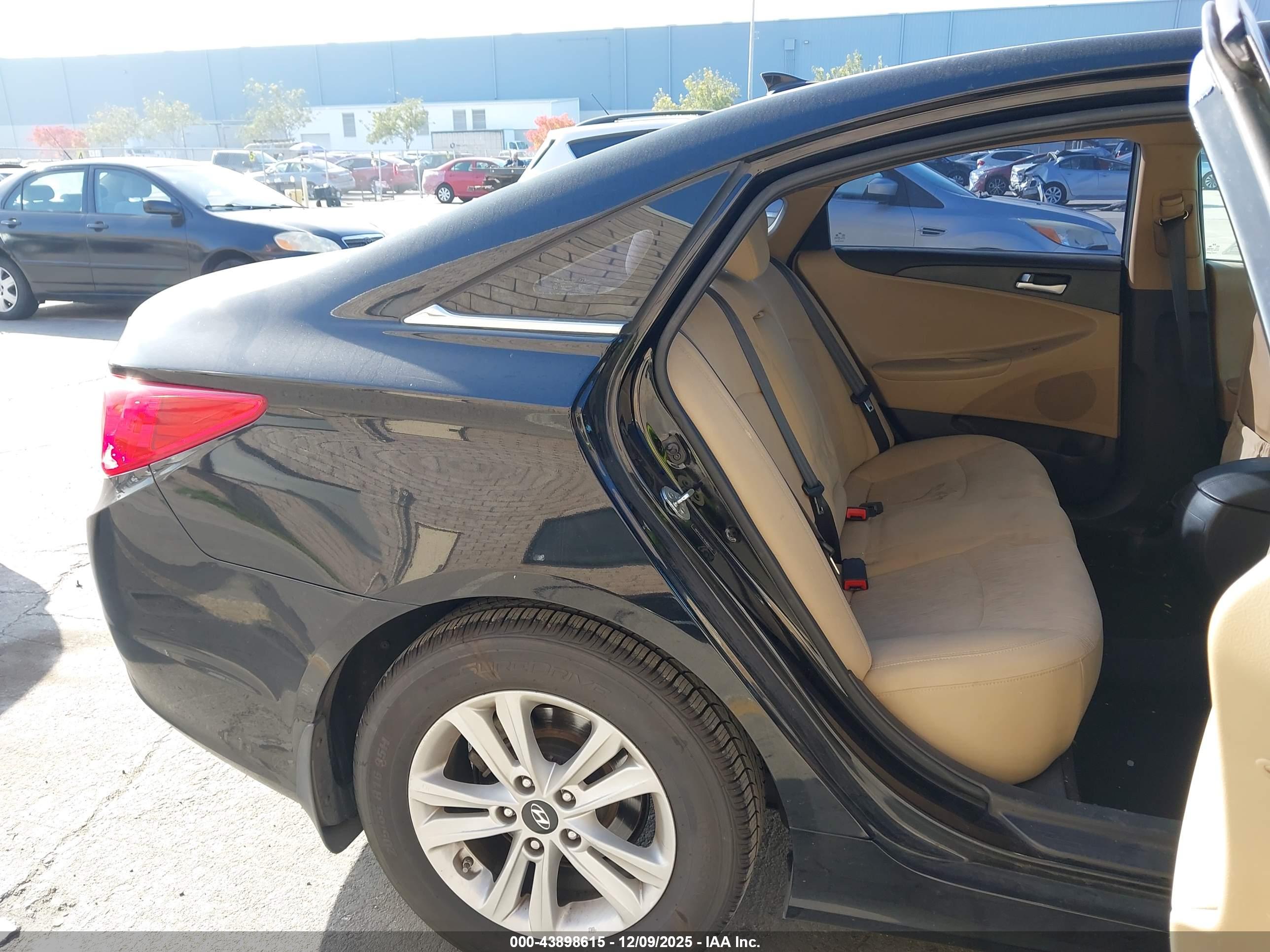HYUNDAI SONATA image 8