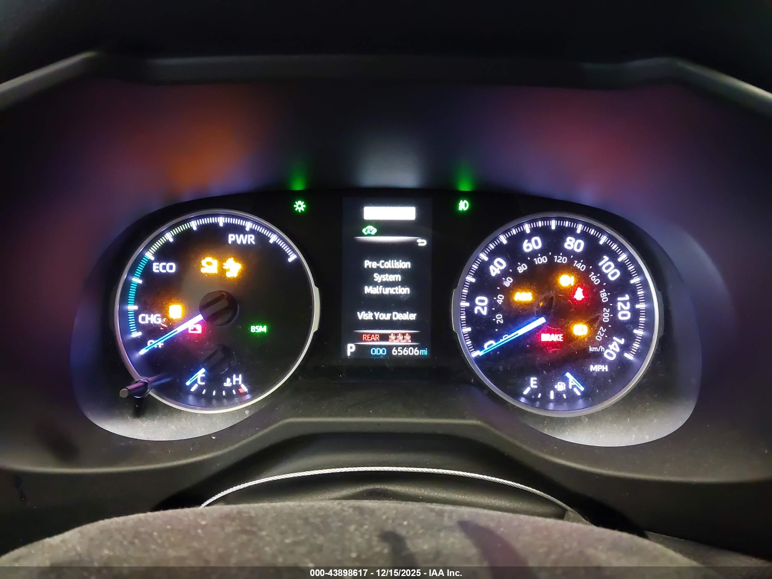 TOYOTA RAV4 image 7