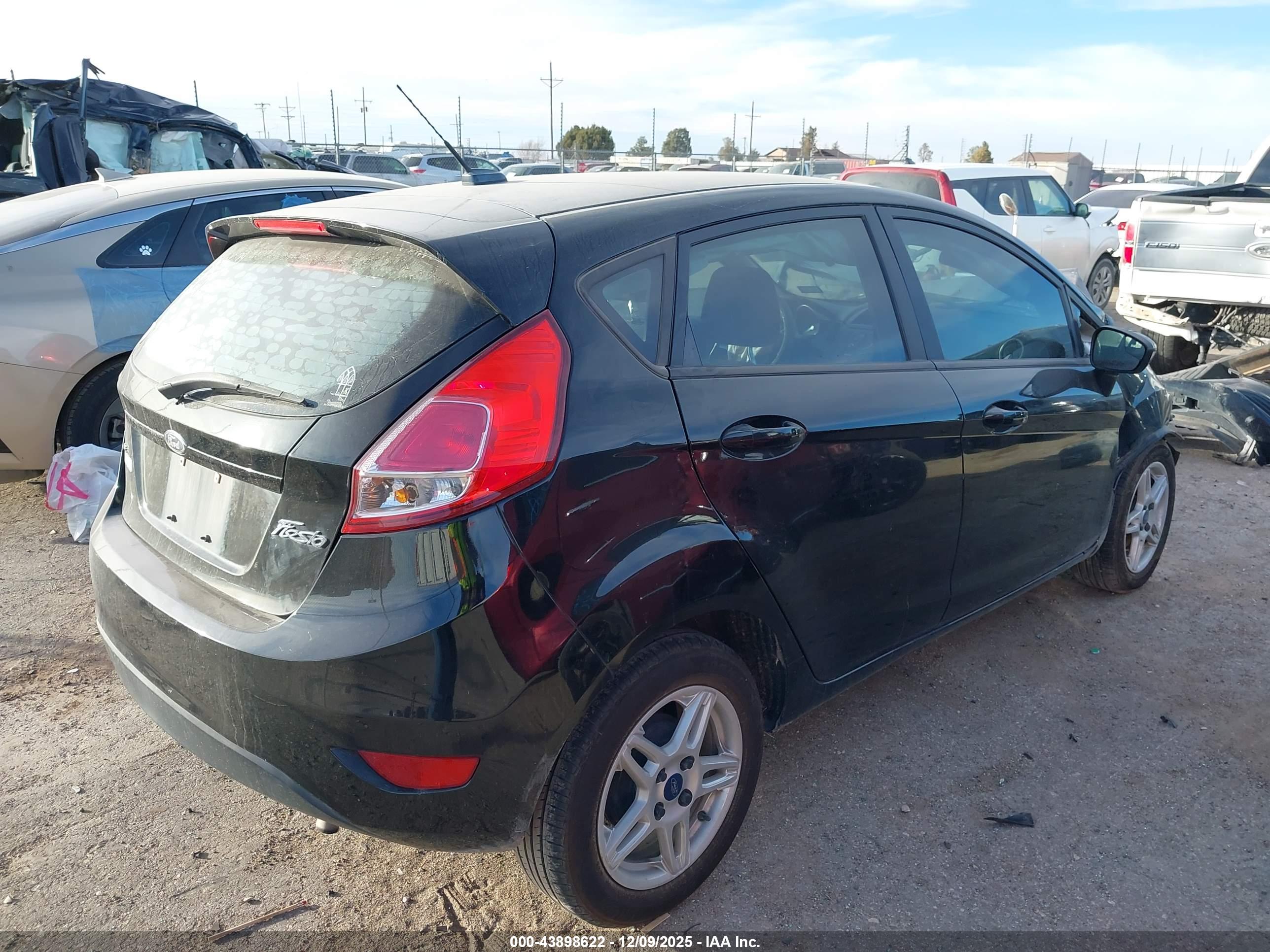 FORD FIESTA image 4