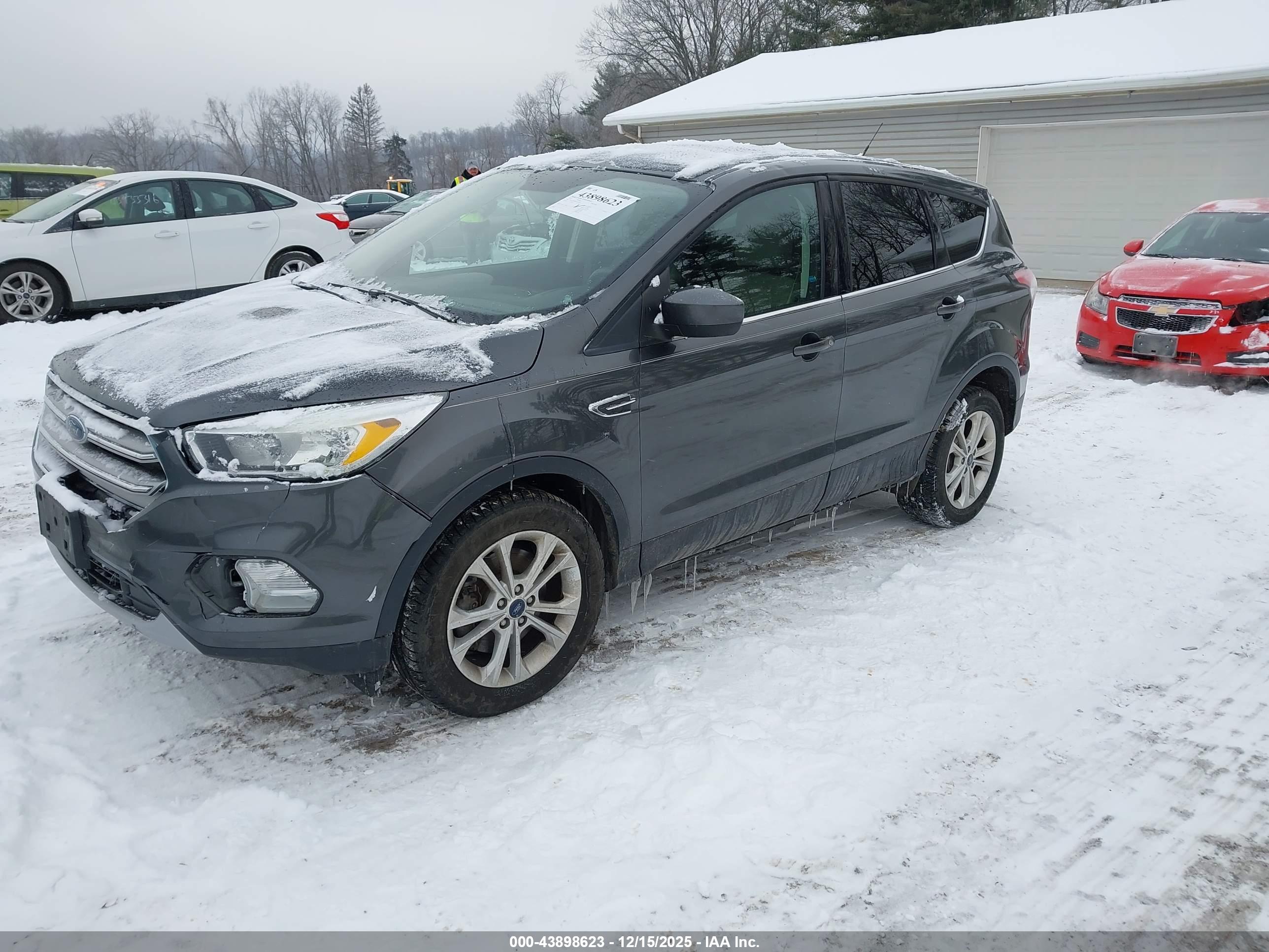 FORD ESCAPE image 2