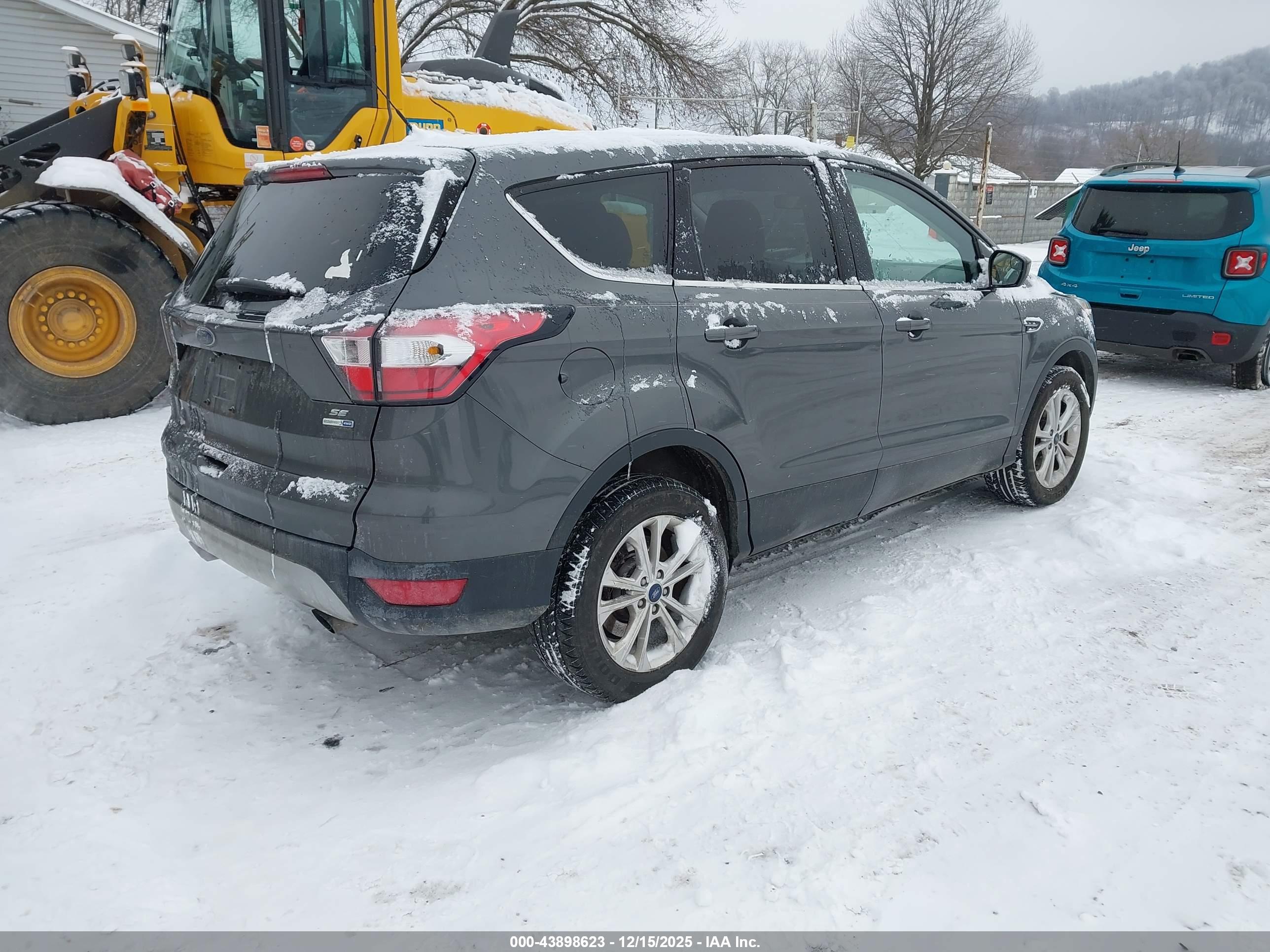 FORD ESCAPE image 4