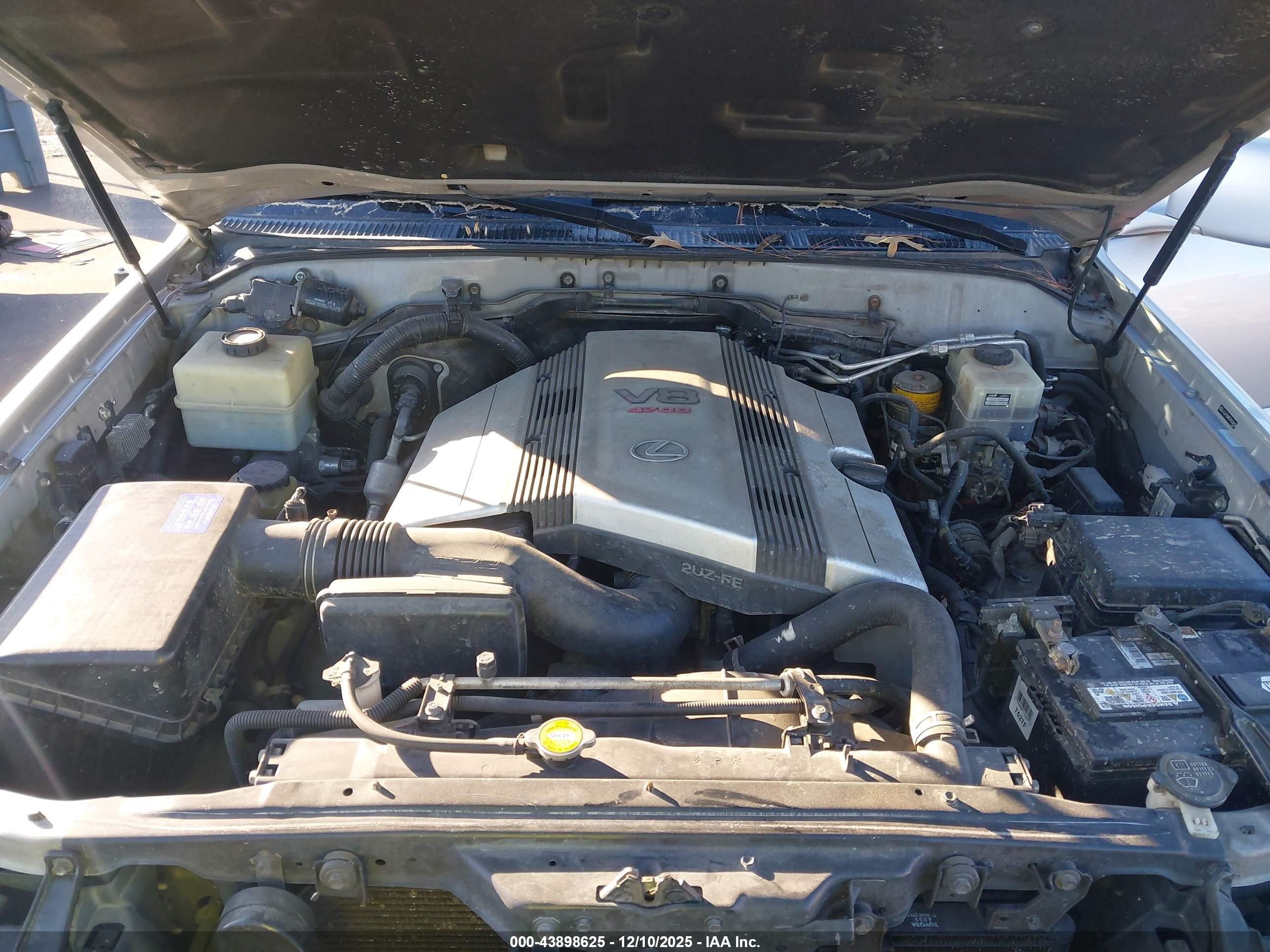 LEXUS LX image 10