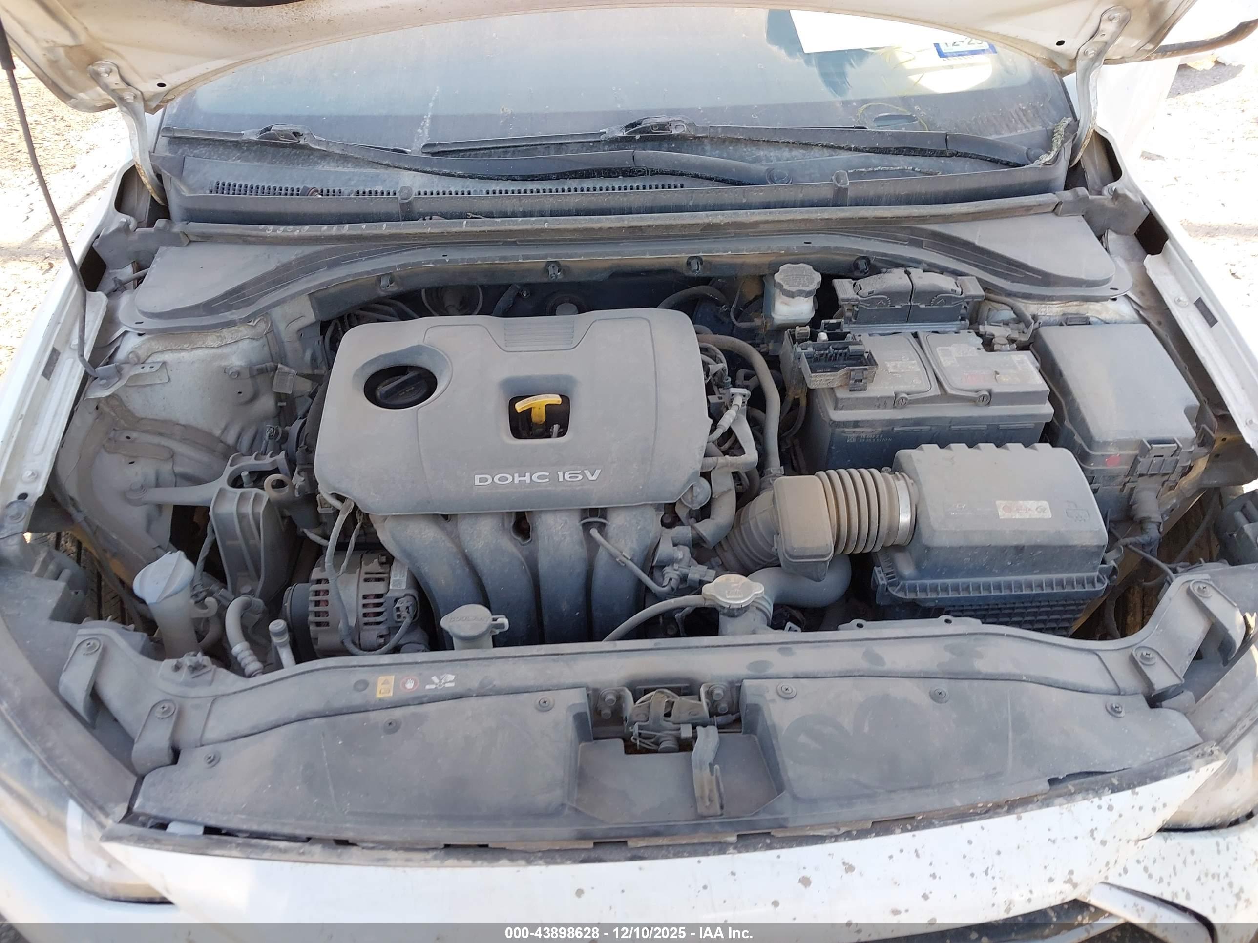 HYUNDAI ELANTRA image 10