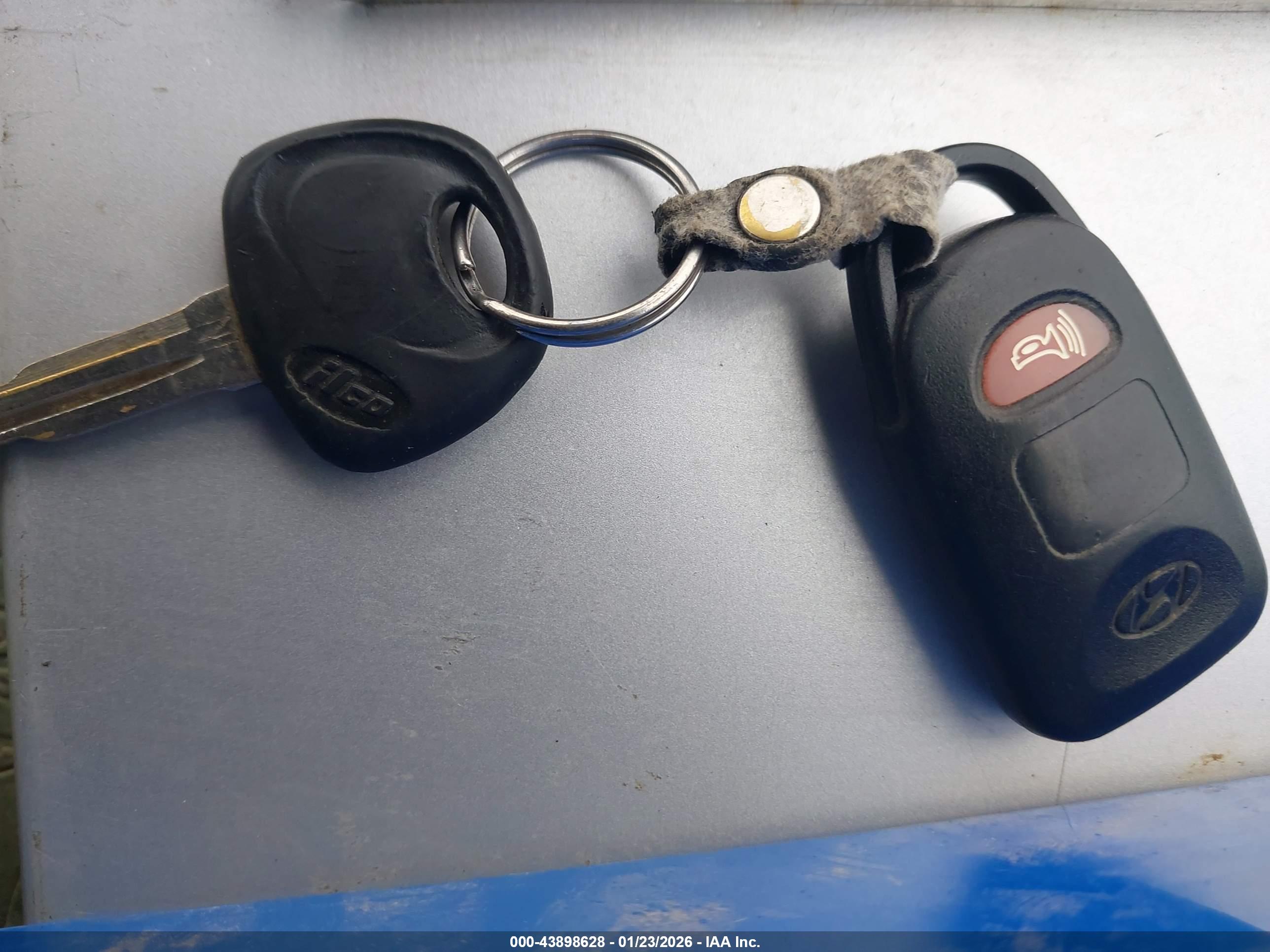 HYUNDAI ELANTRA image 11