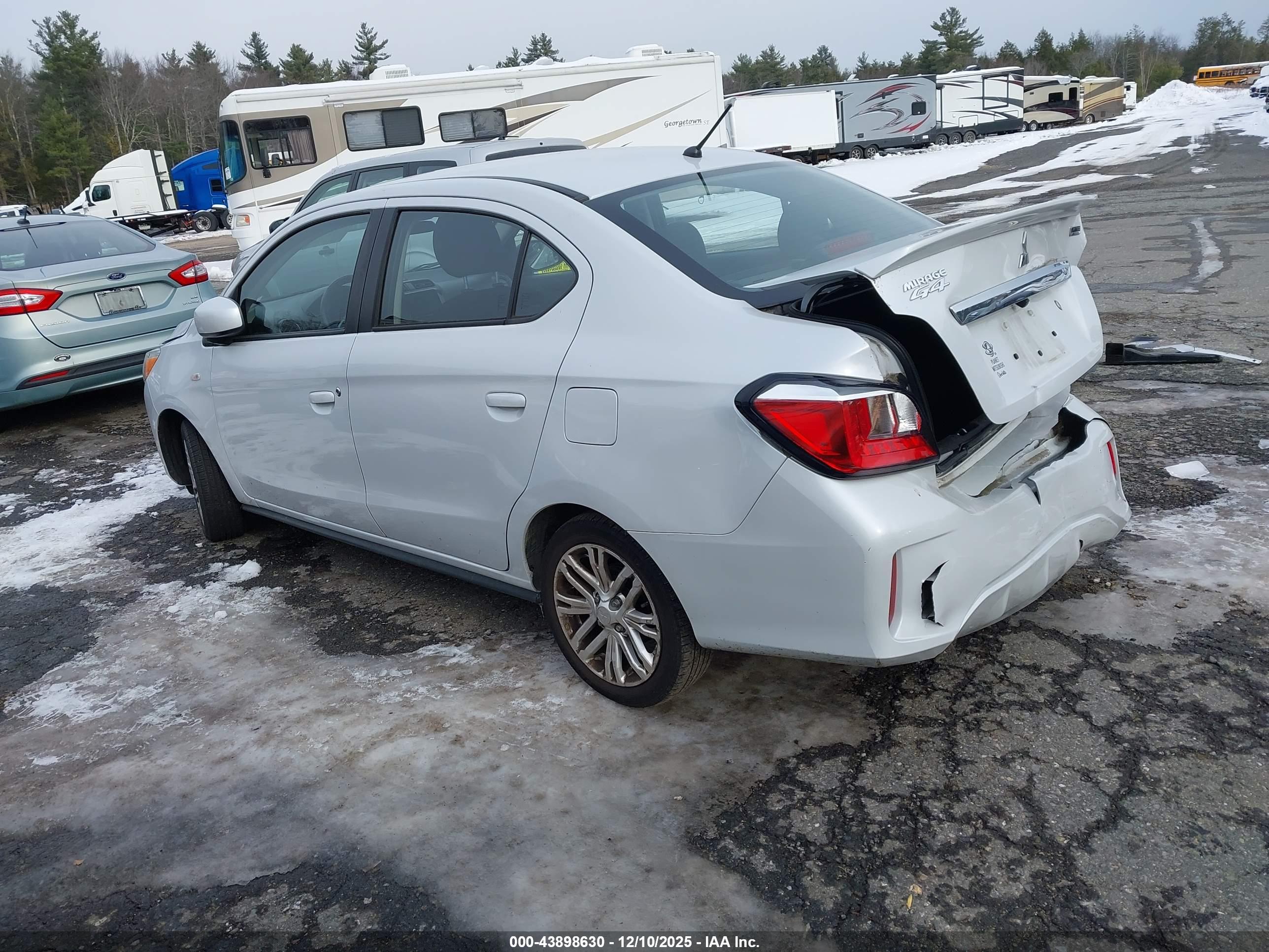 MITSUBISHI MIRAGE image 3