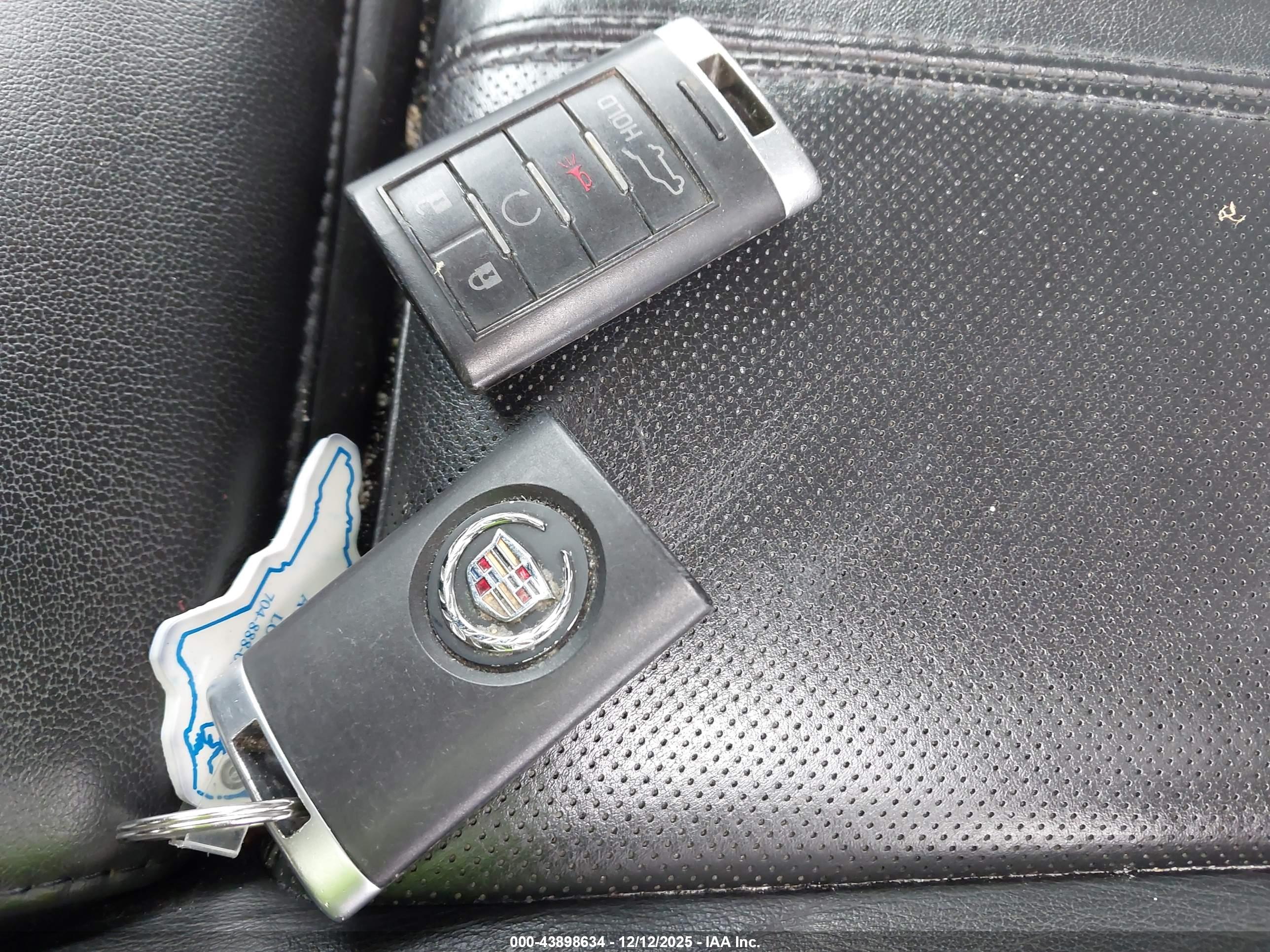 CADILLAC SRX image 11