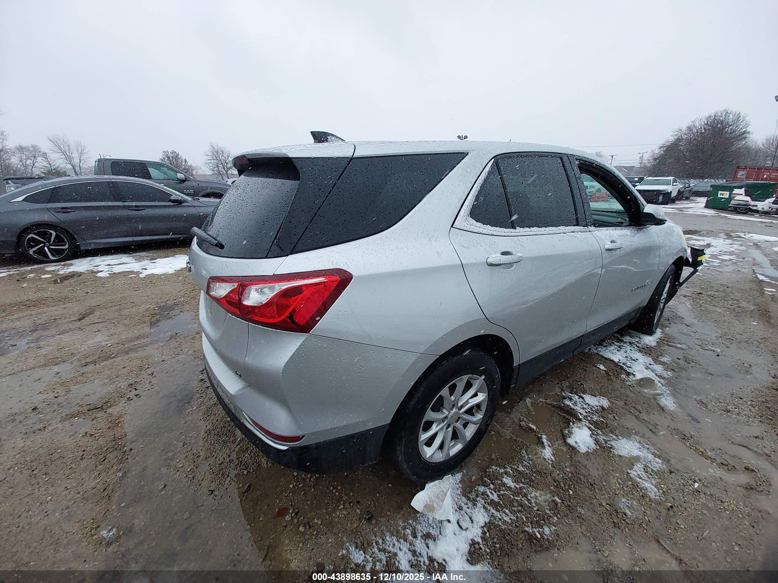 CHEVROLET EQUINOX image 4