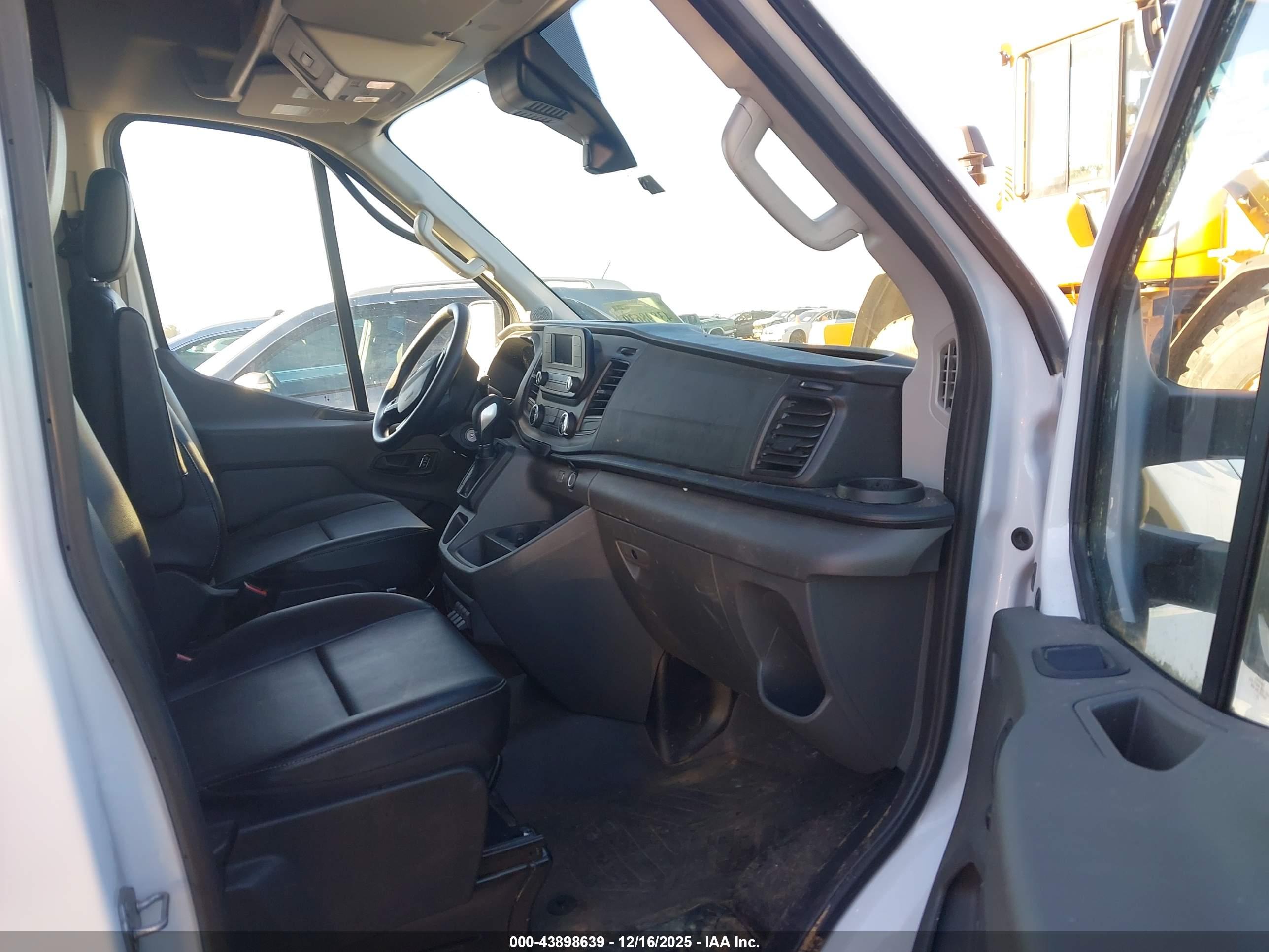 FORD TRANSIT-350 image 5