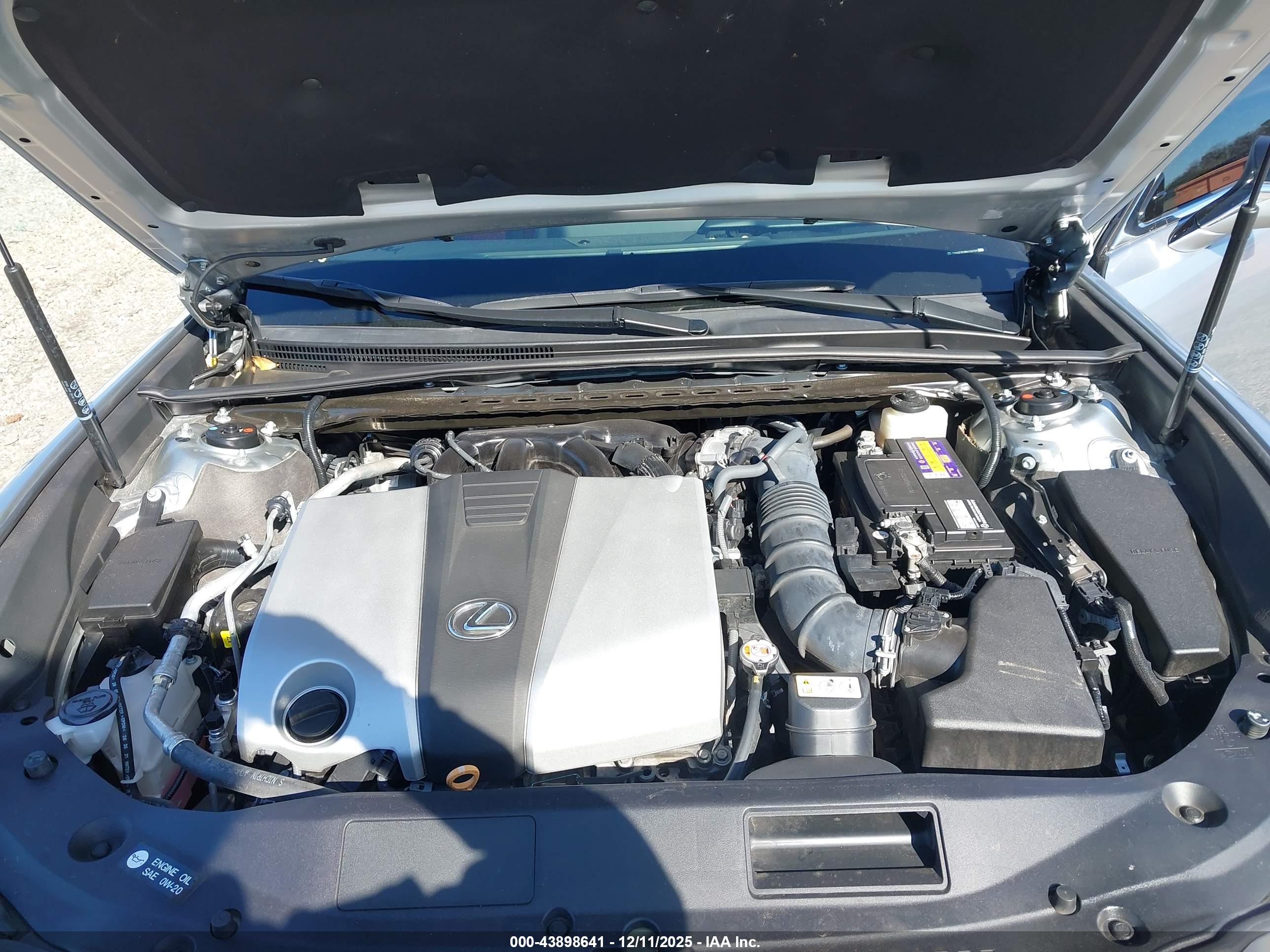LEXUS ES image 10
