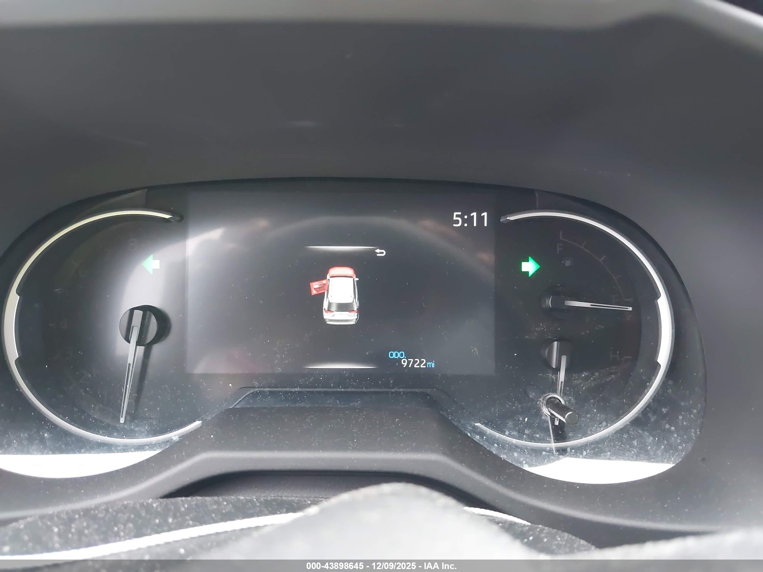 TOYOTA RAV4 image 7