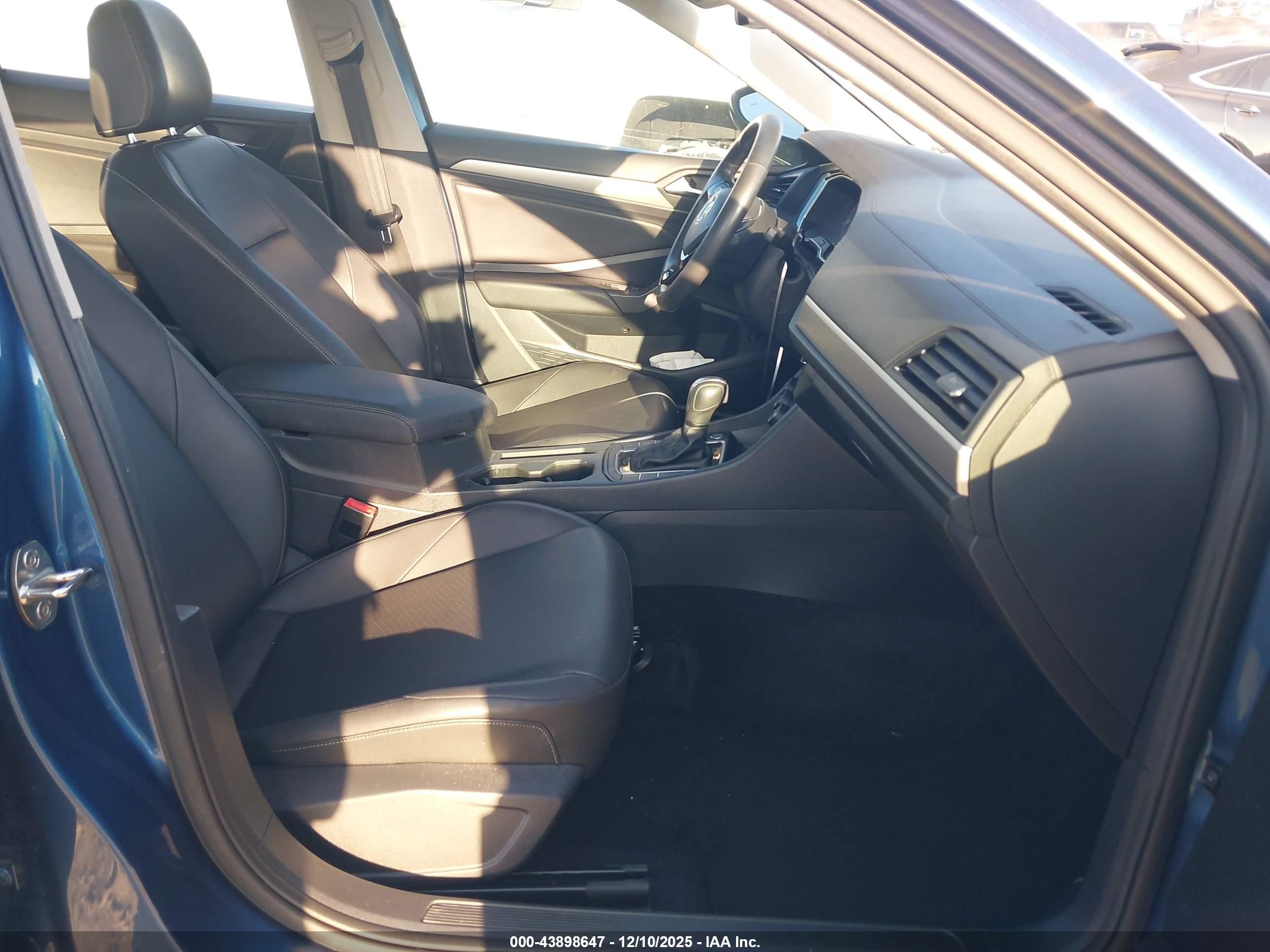 VOLKSWAGEN JETTA image 5
