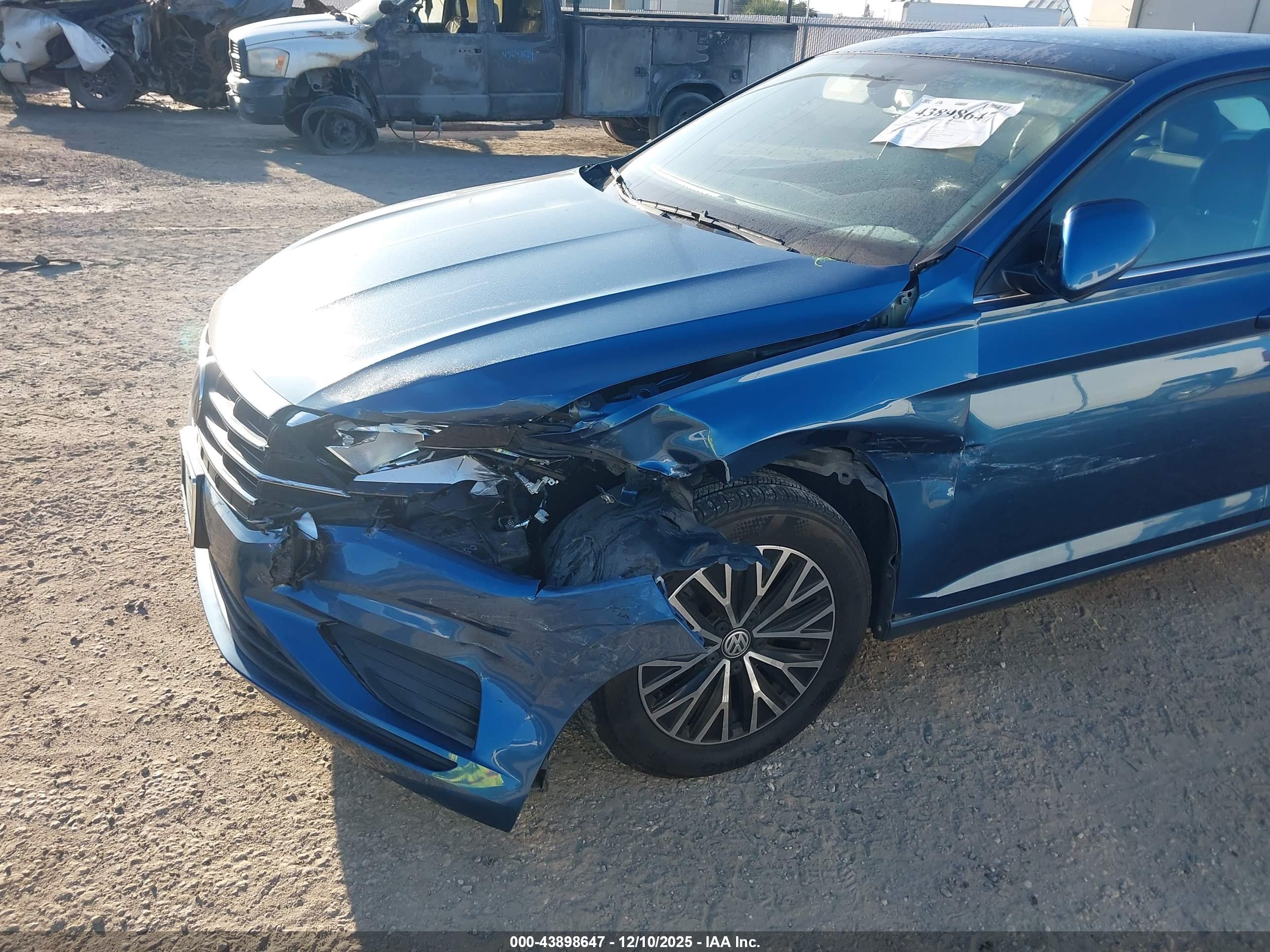 VOLKSWAGEN JETTA image 6