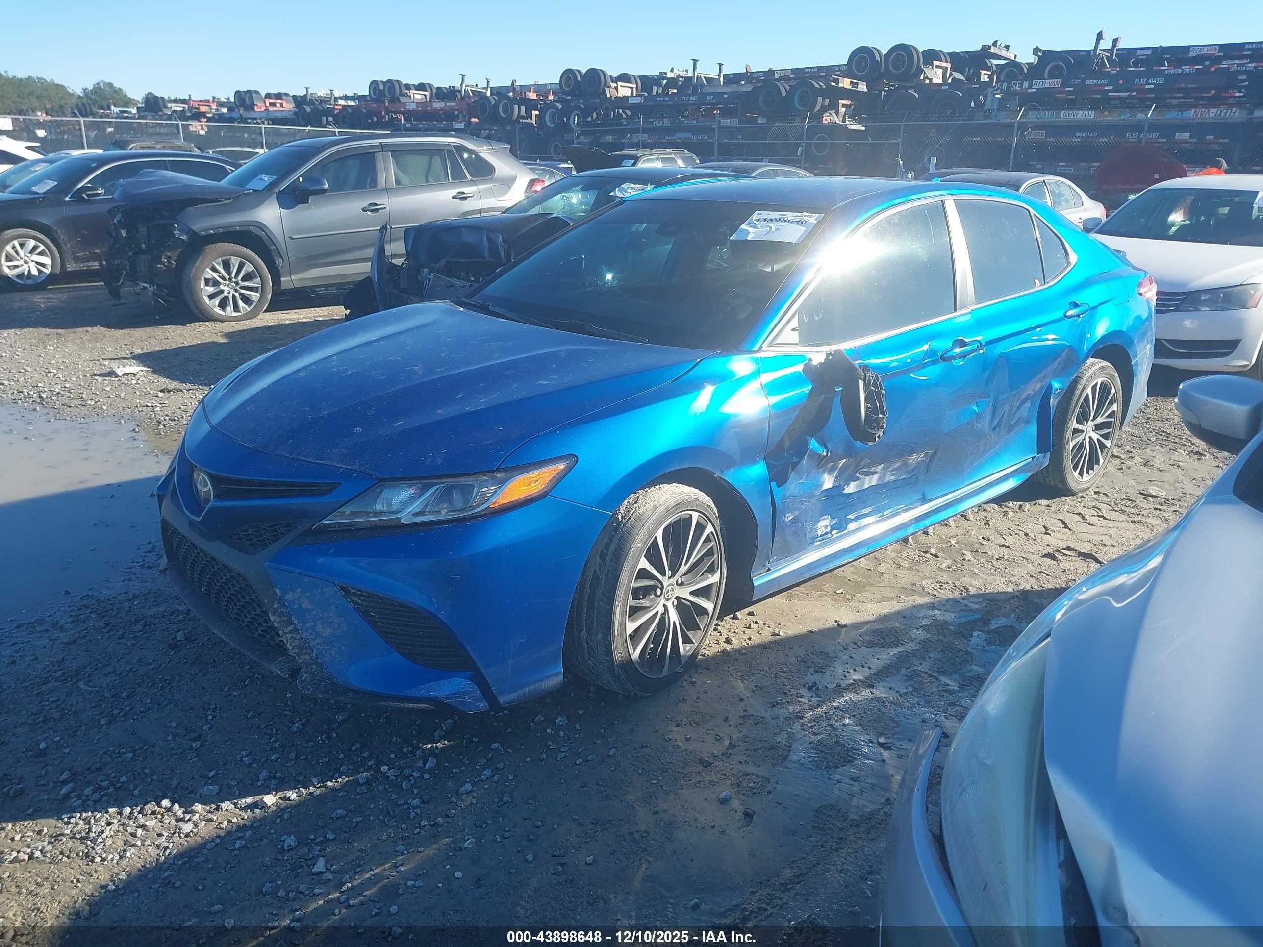 TOYOTA CAMRY image 2