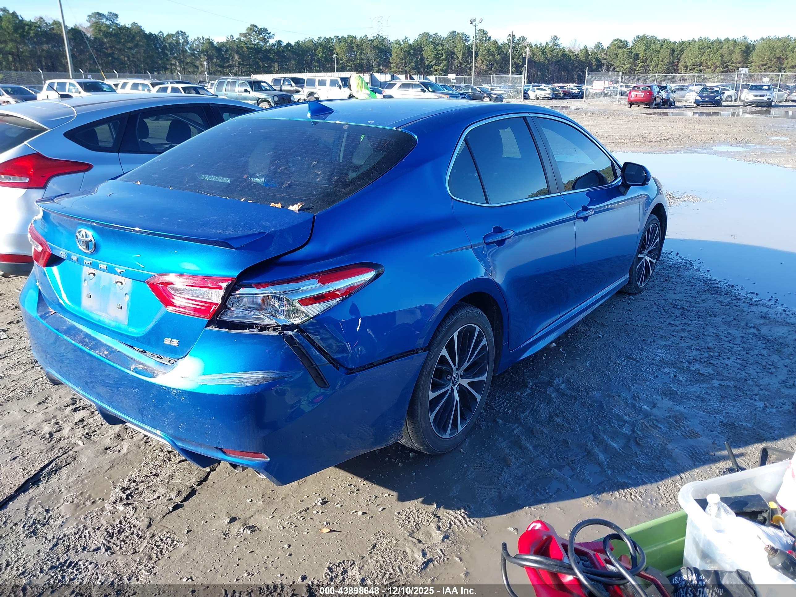 TOYOTA CAMRY image 4