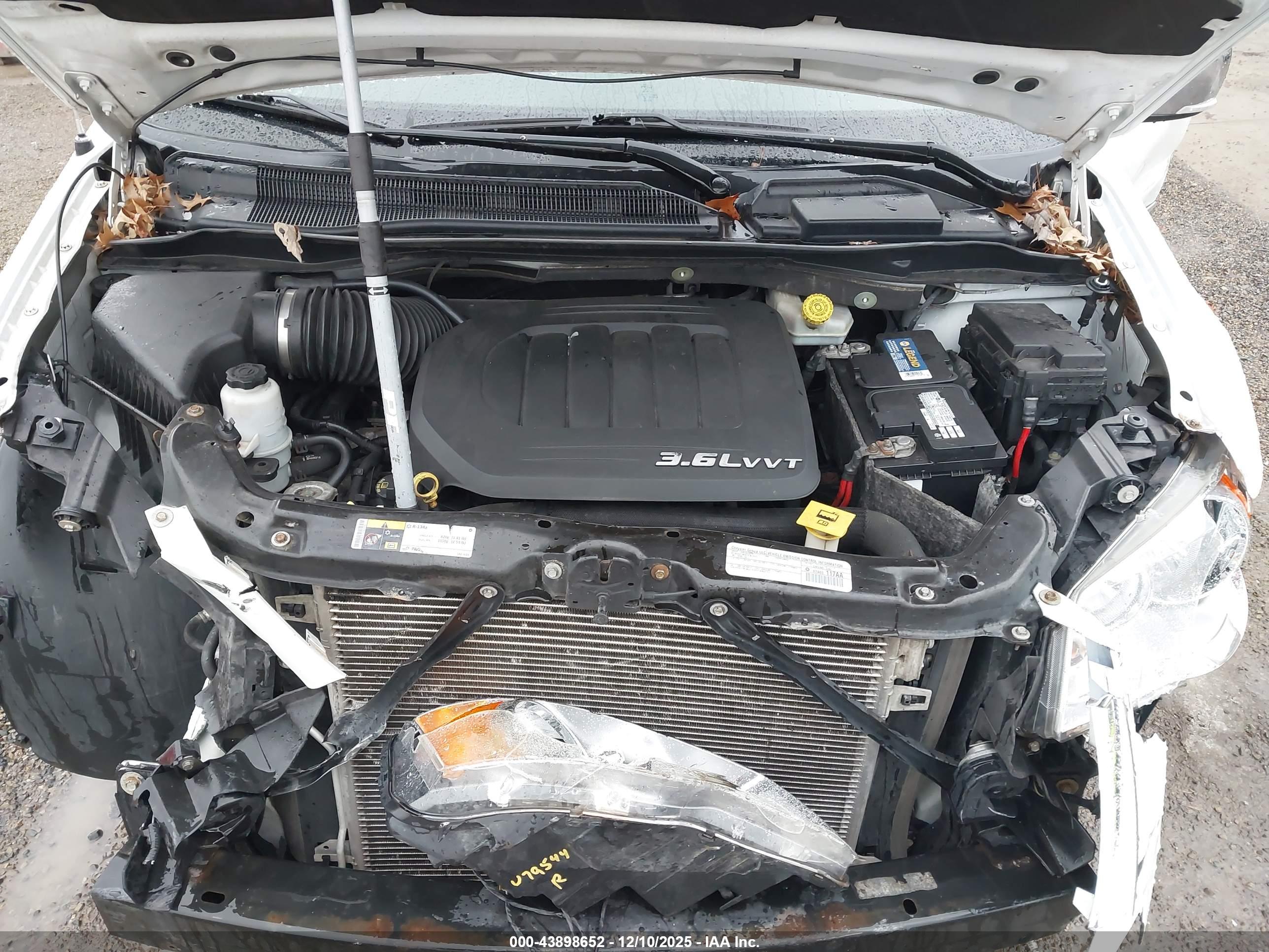 CHRYSLER TOWN image 10