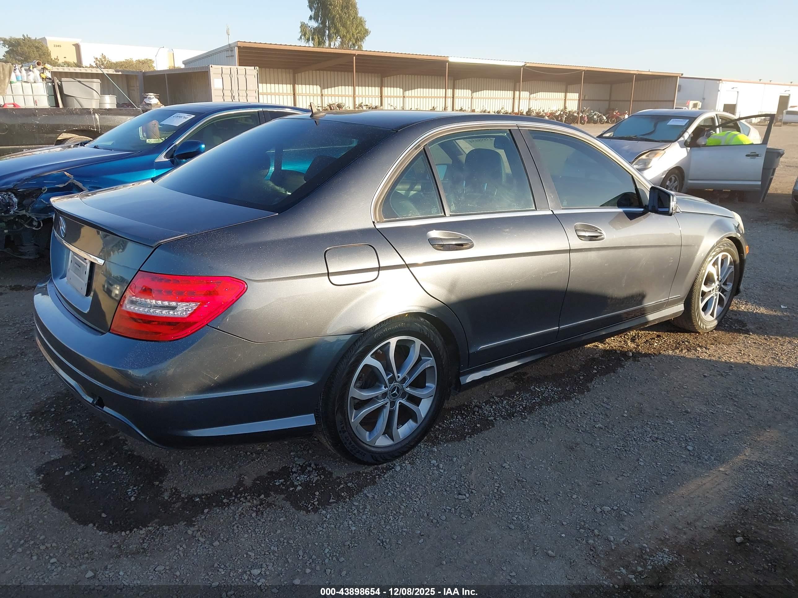 MERCEDES-BENZ C image 4