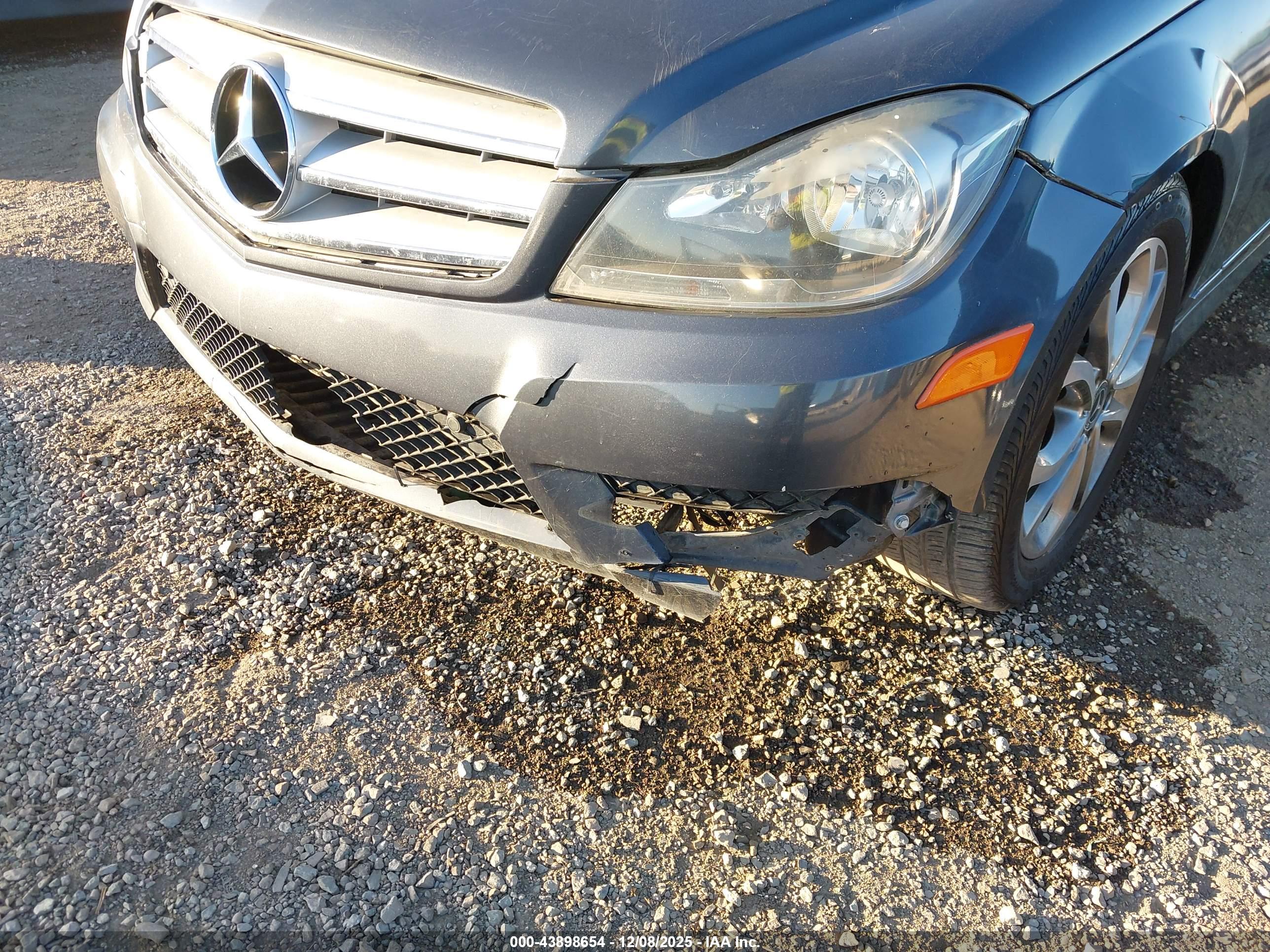 MERCEDES-BENZ C image 6