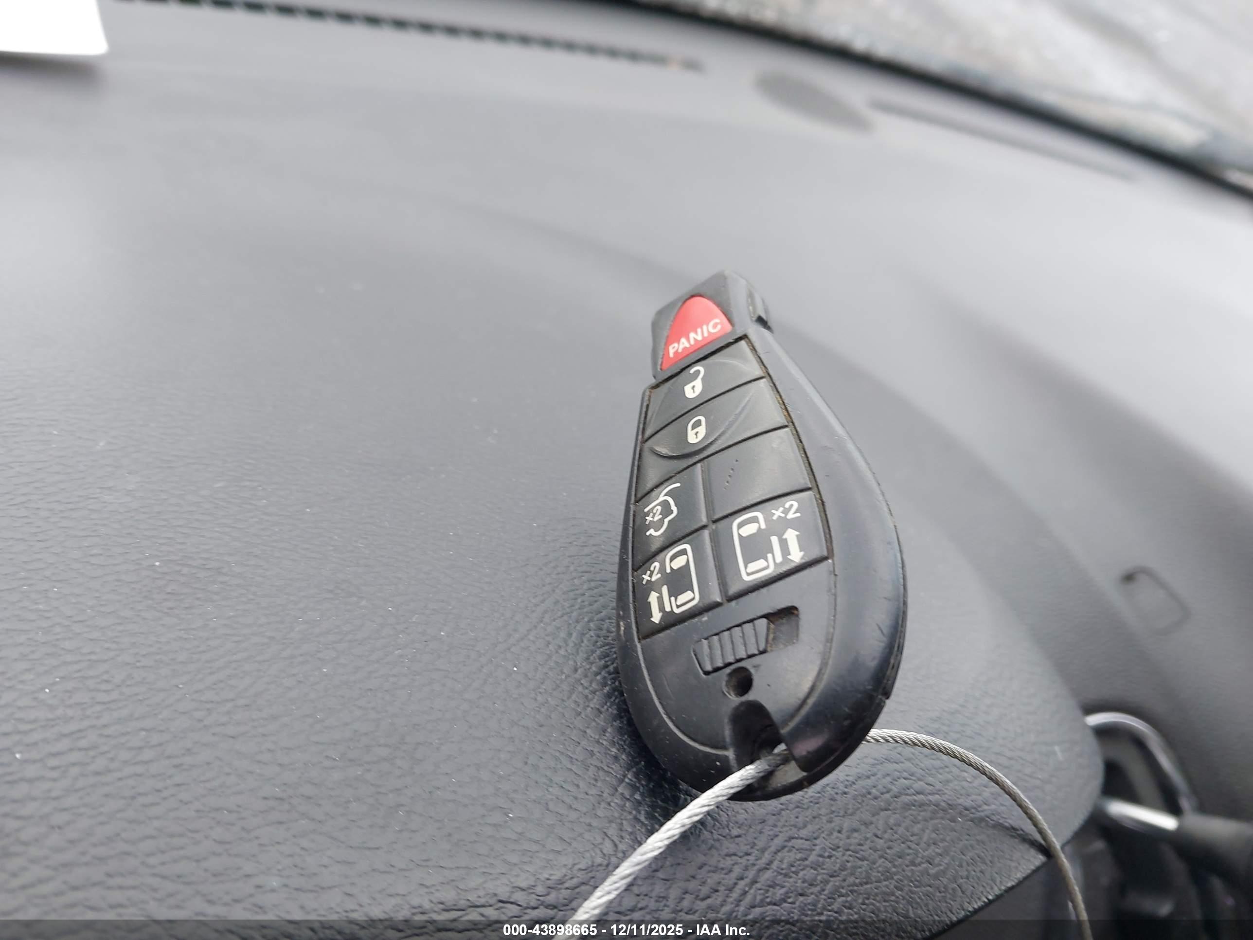 CHRYSLER TOWN image 11