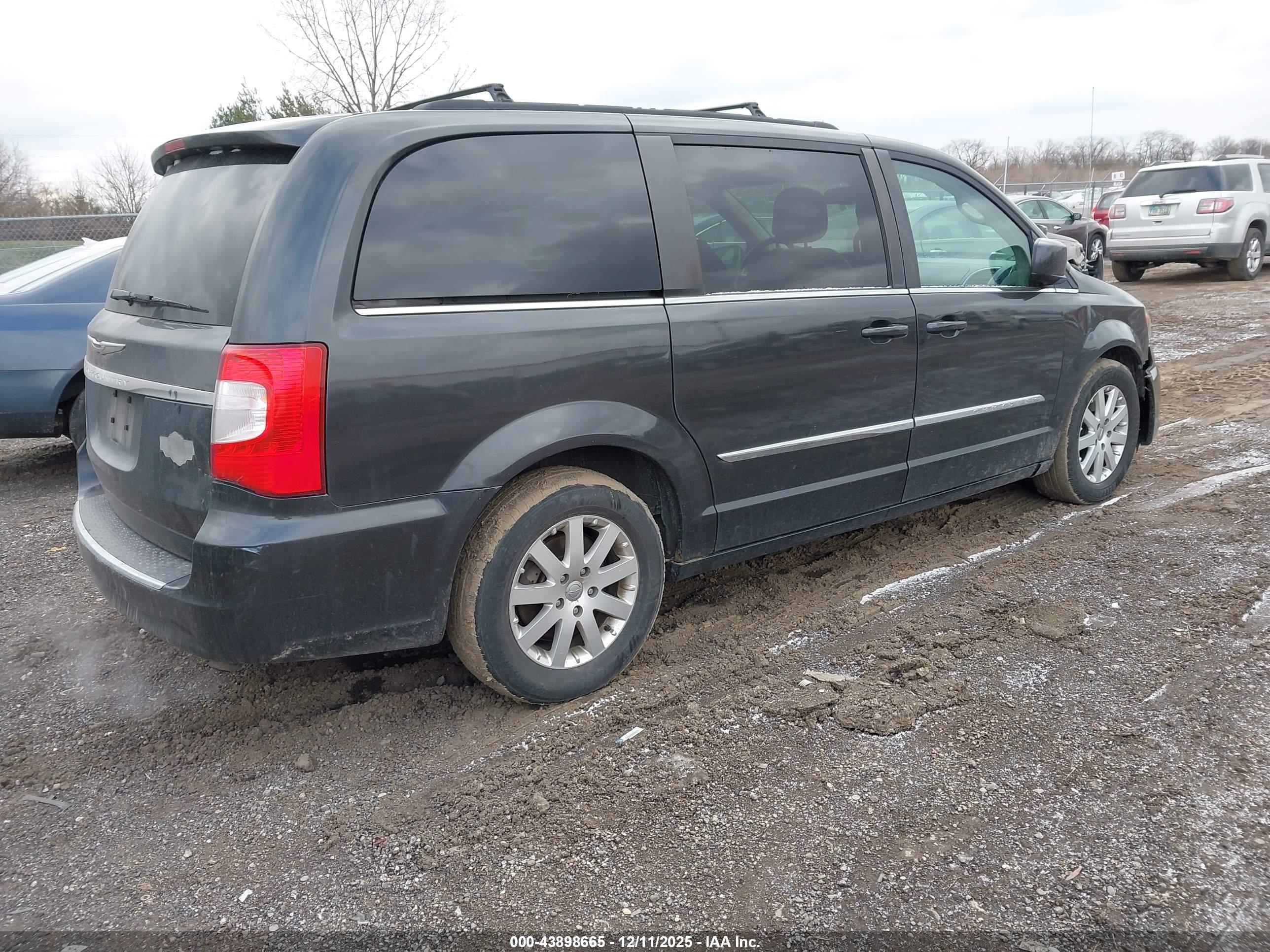 CHRYSLER TOWN image 4