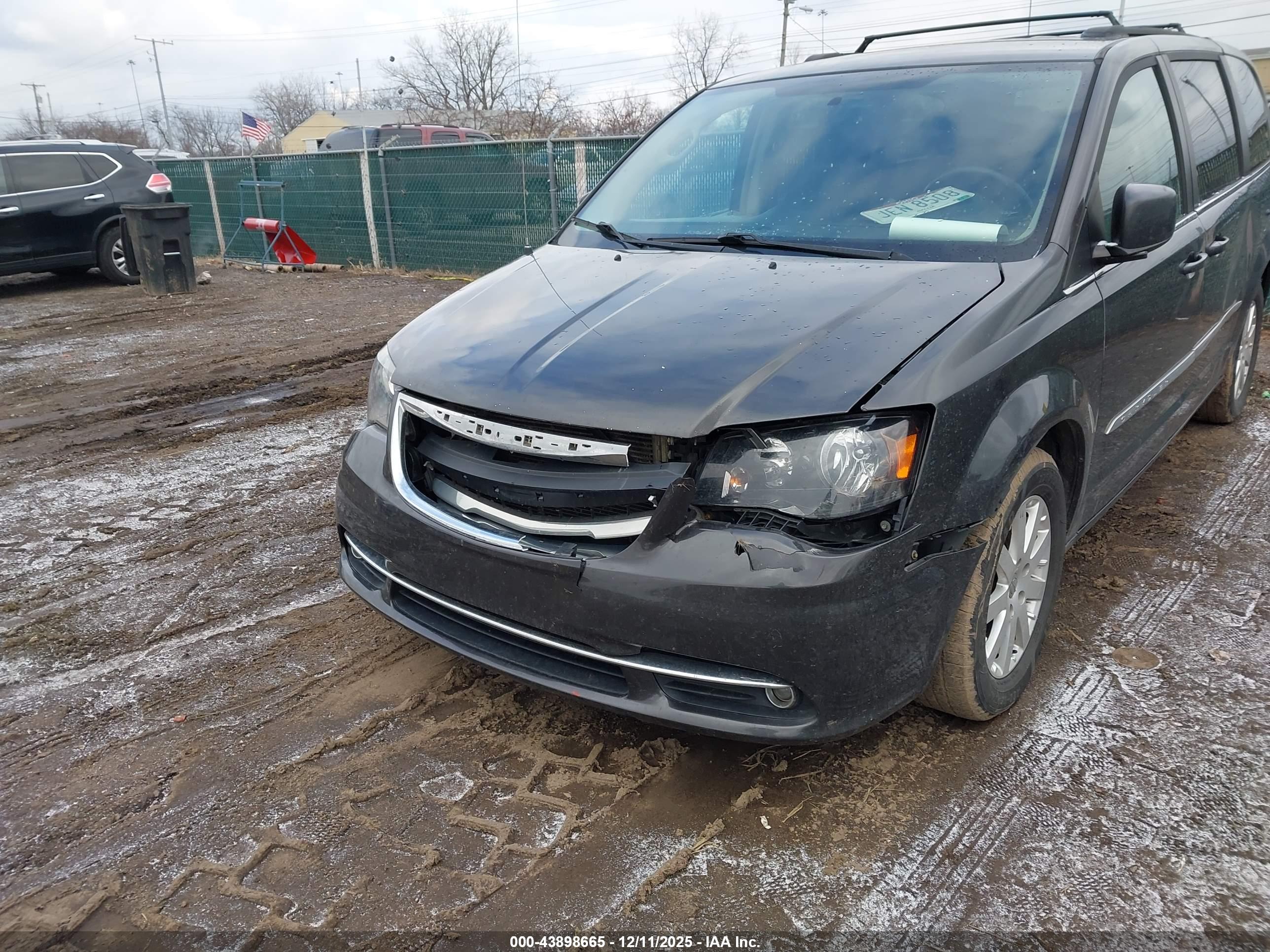 CHRYSLER TOWN image 6