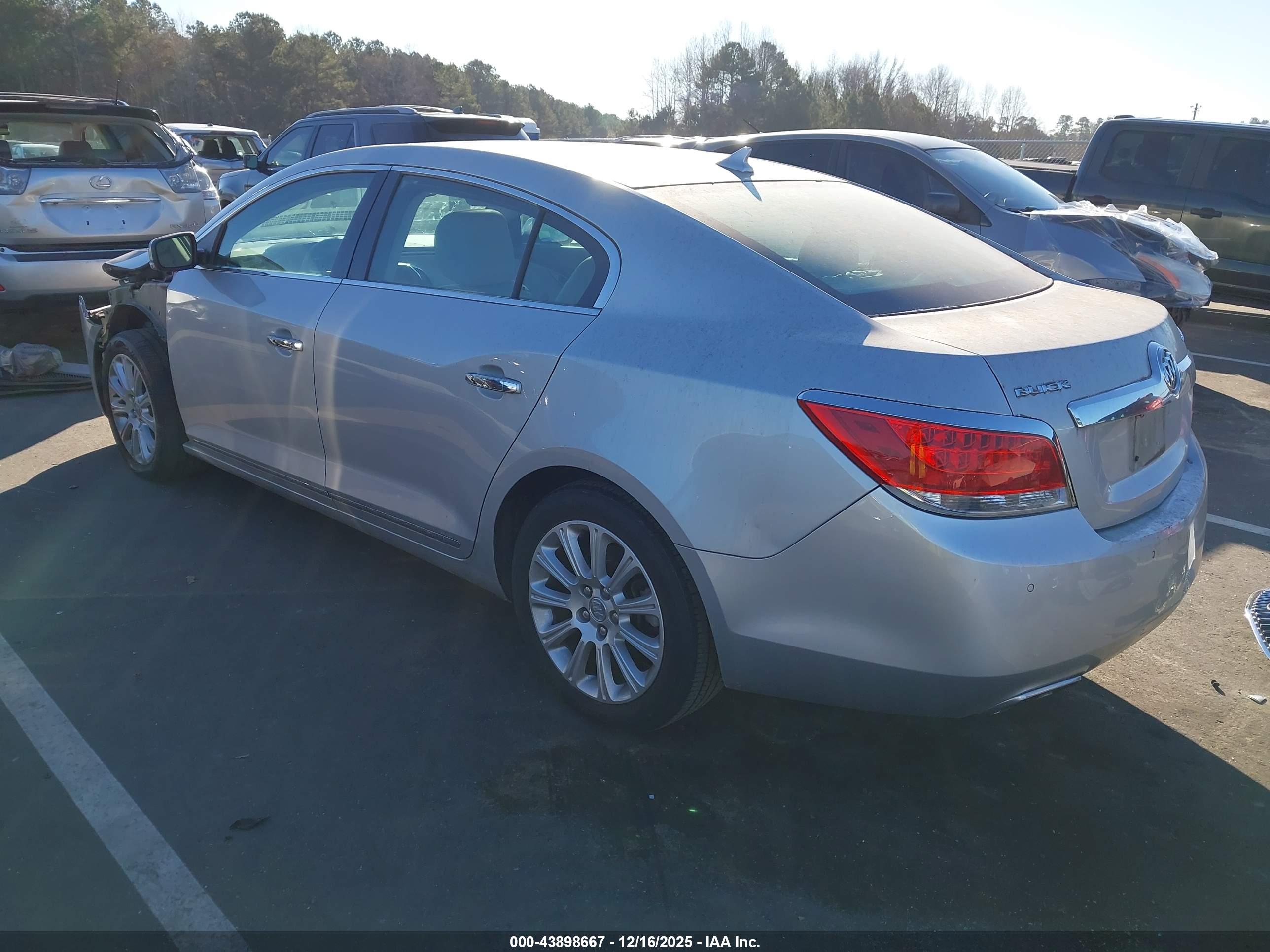 BUICK LACROSSE image 3