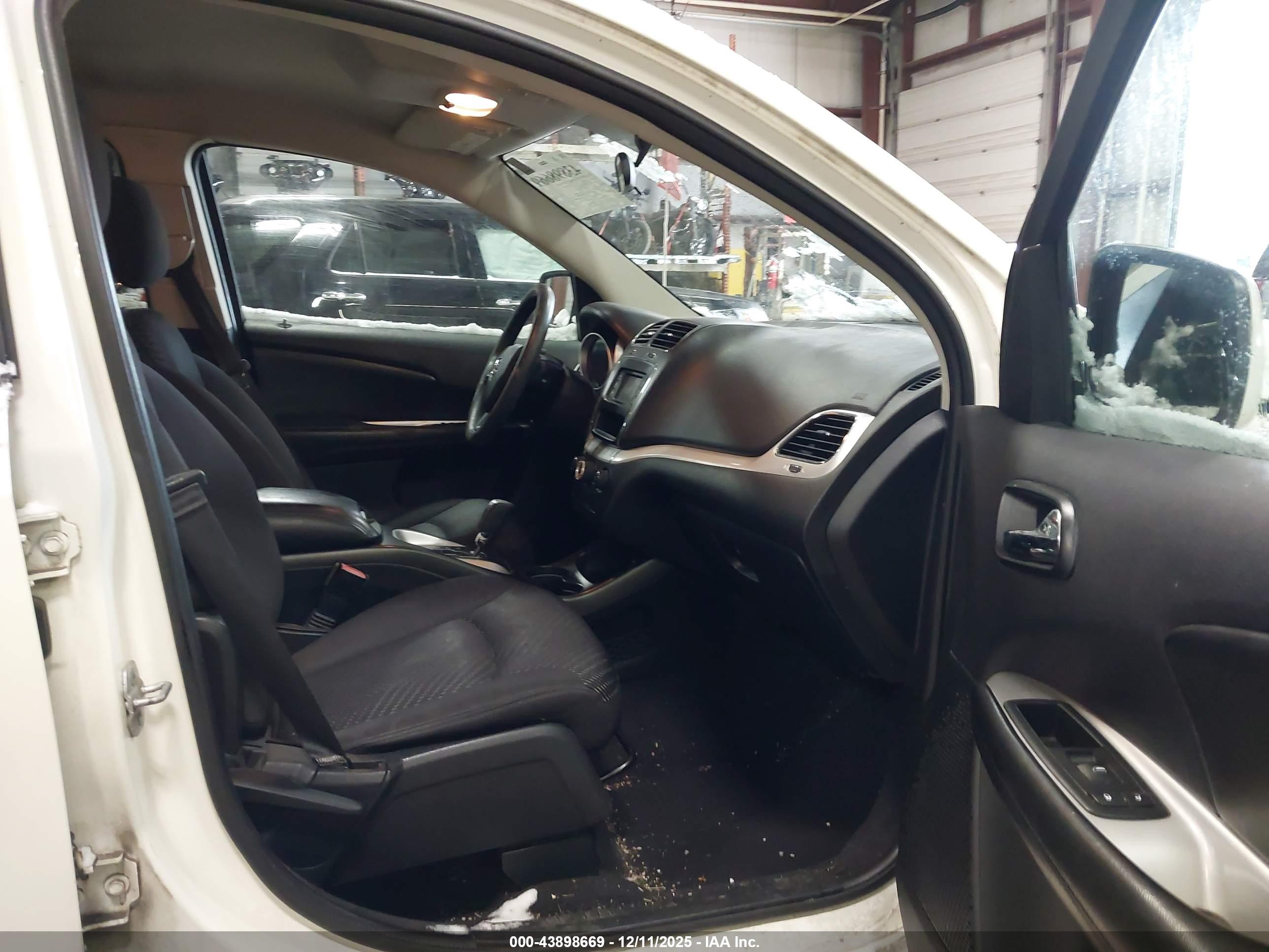 DODGE JOURNEY image 5