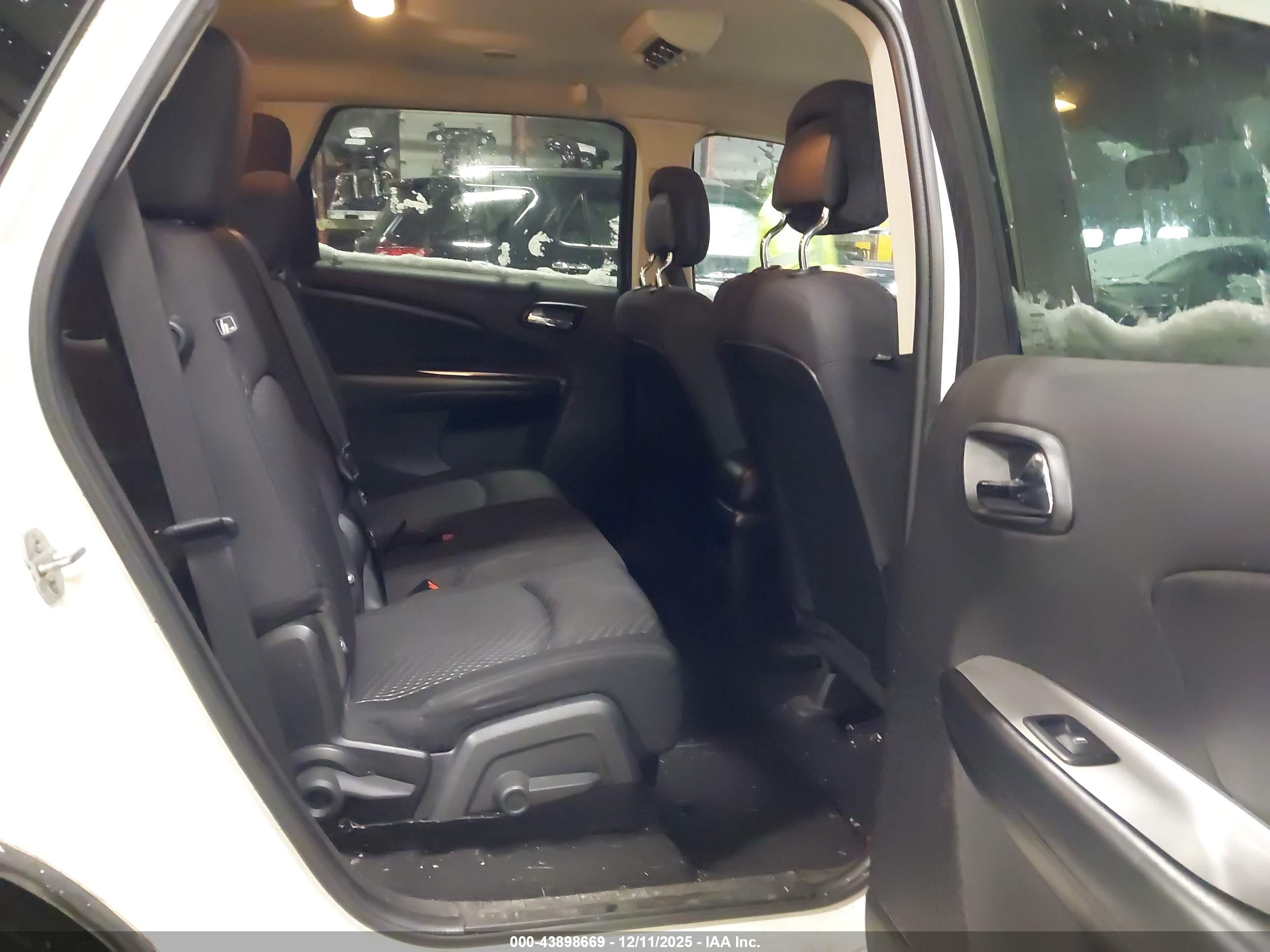 DODGE JOURNEY image 8