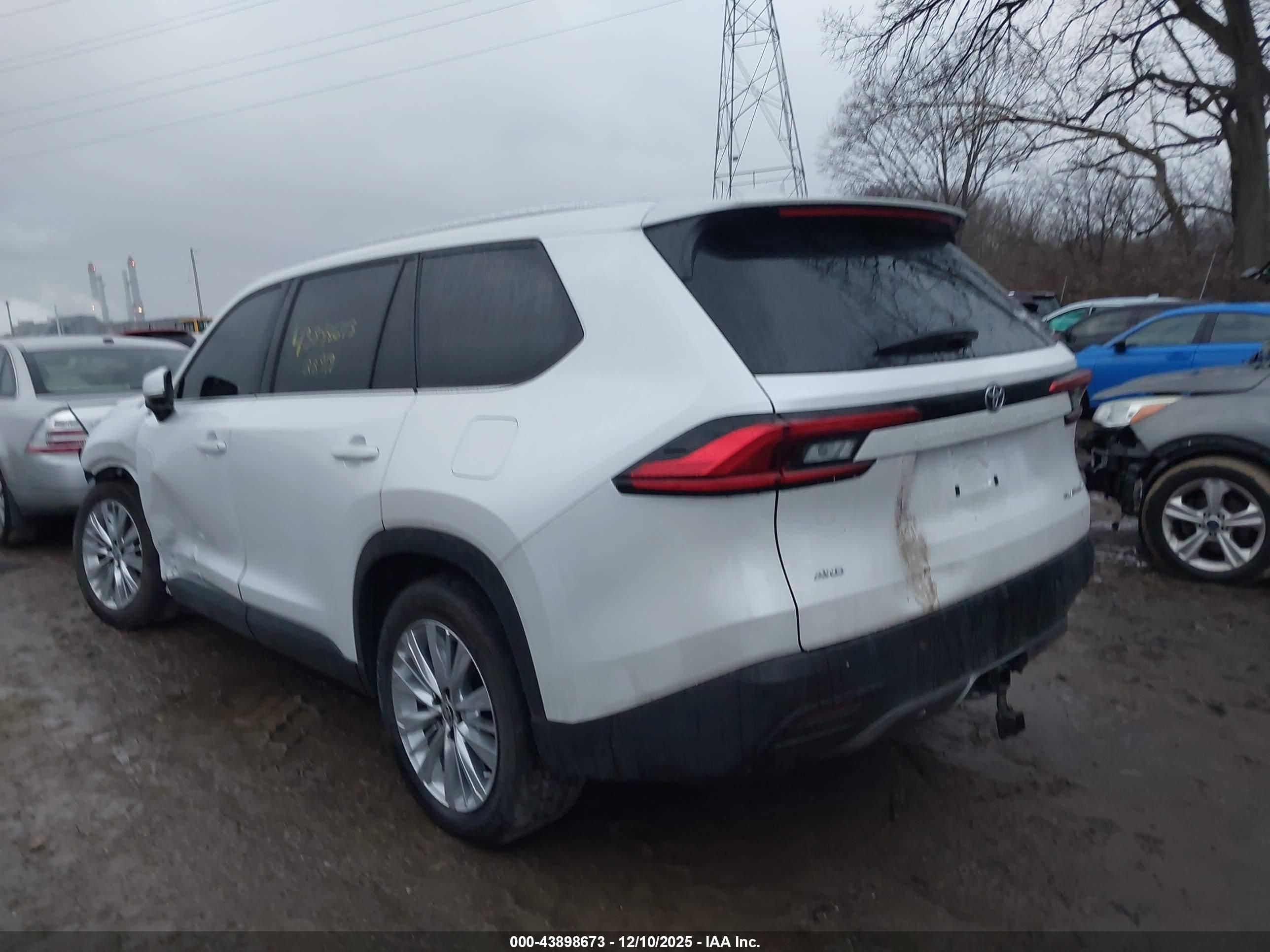 TOYOTA GRAND image 3