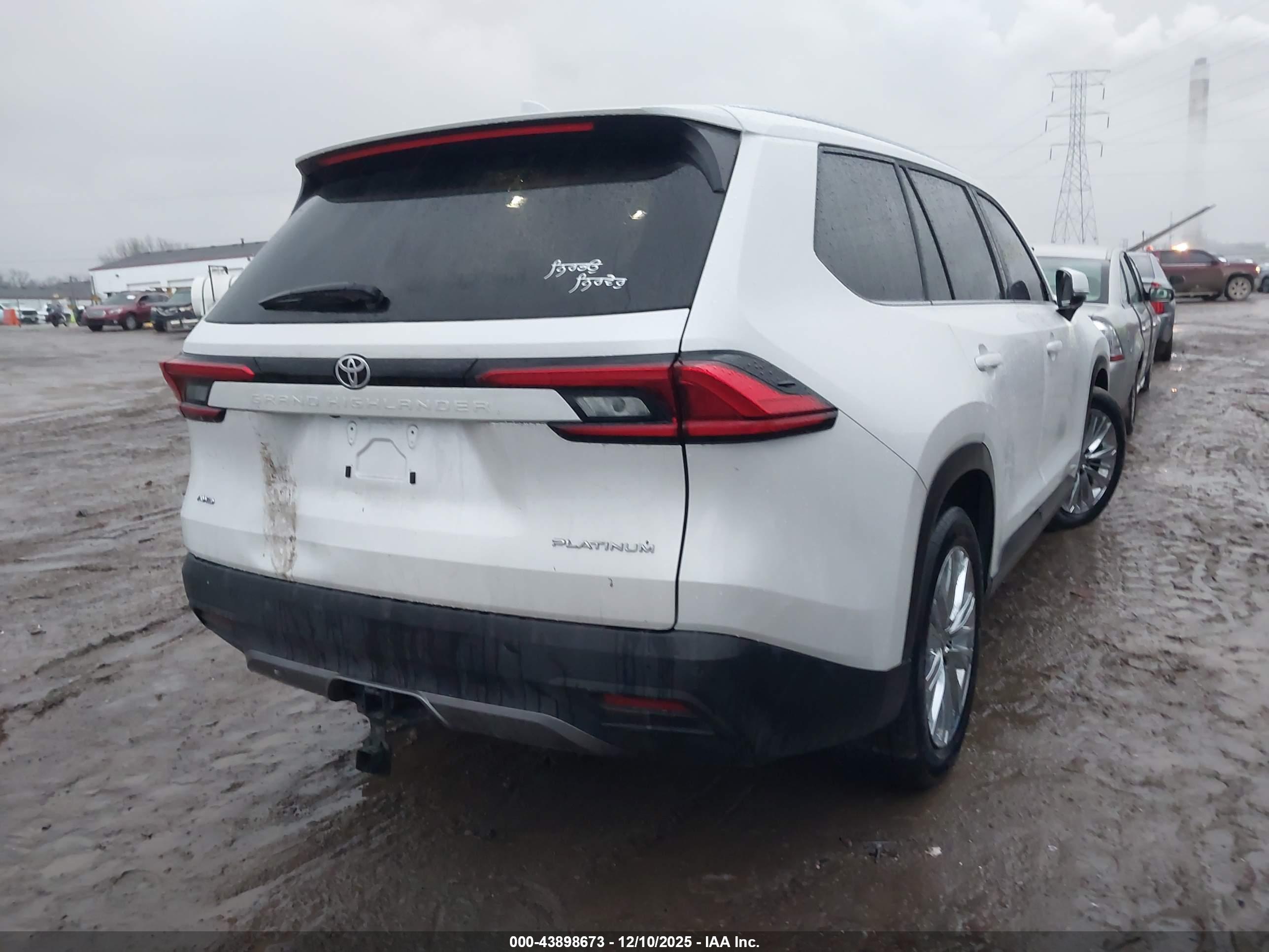 TOYOTA GRAND image 4